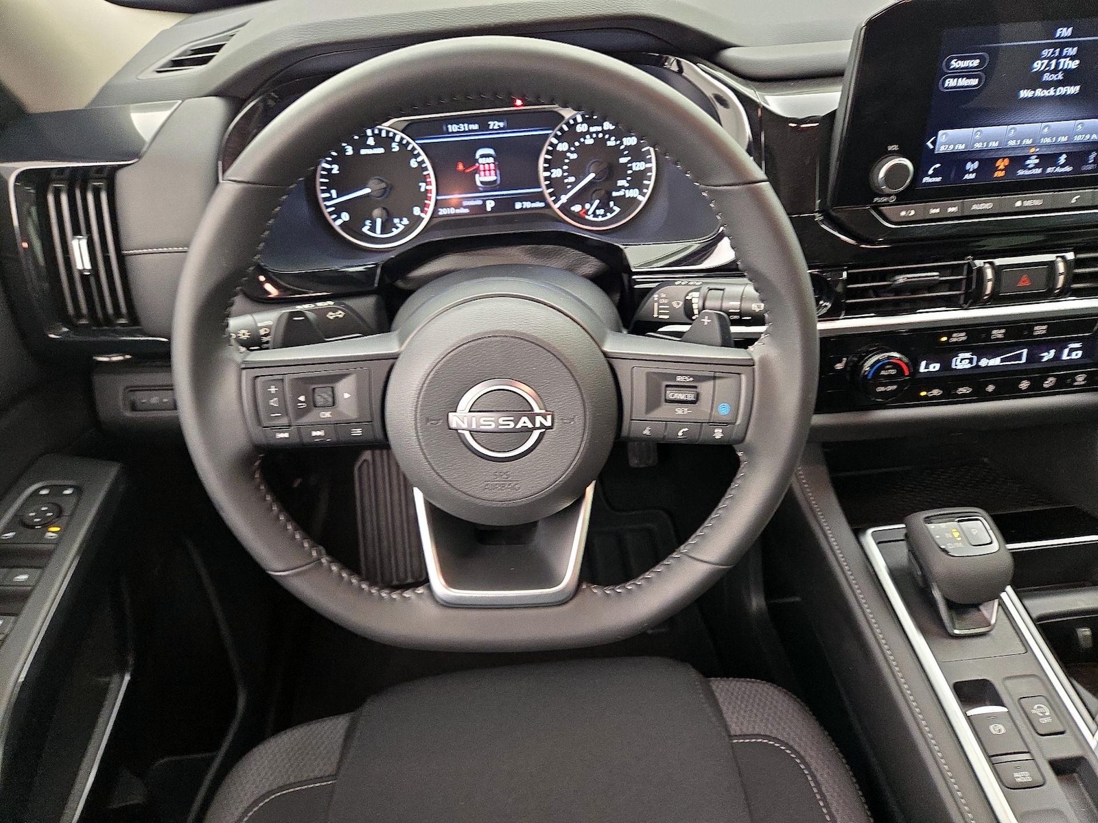 2025 Nissan Pathfinder SV - Photo 9