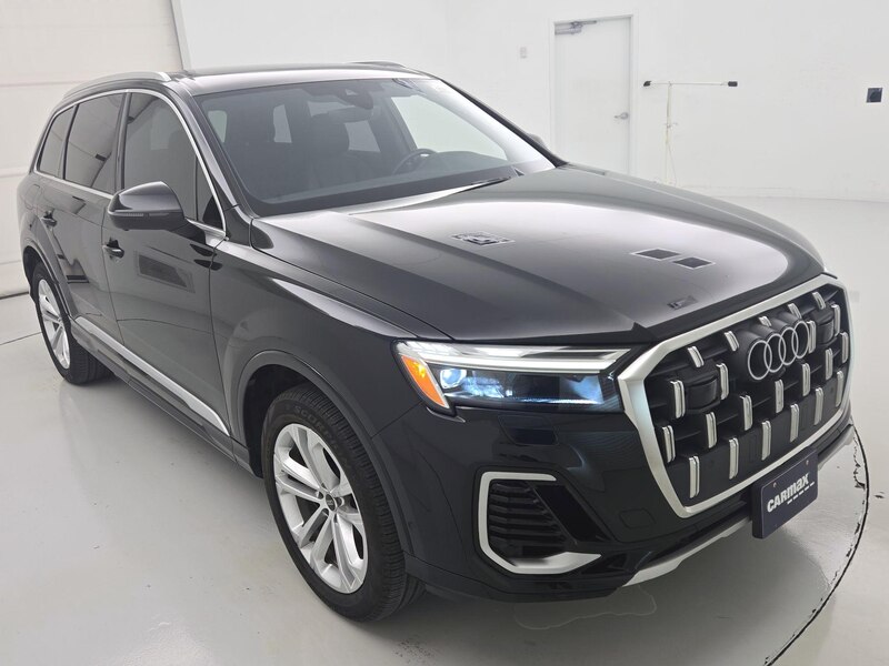 2025 Audi Q7 Premium Plus
