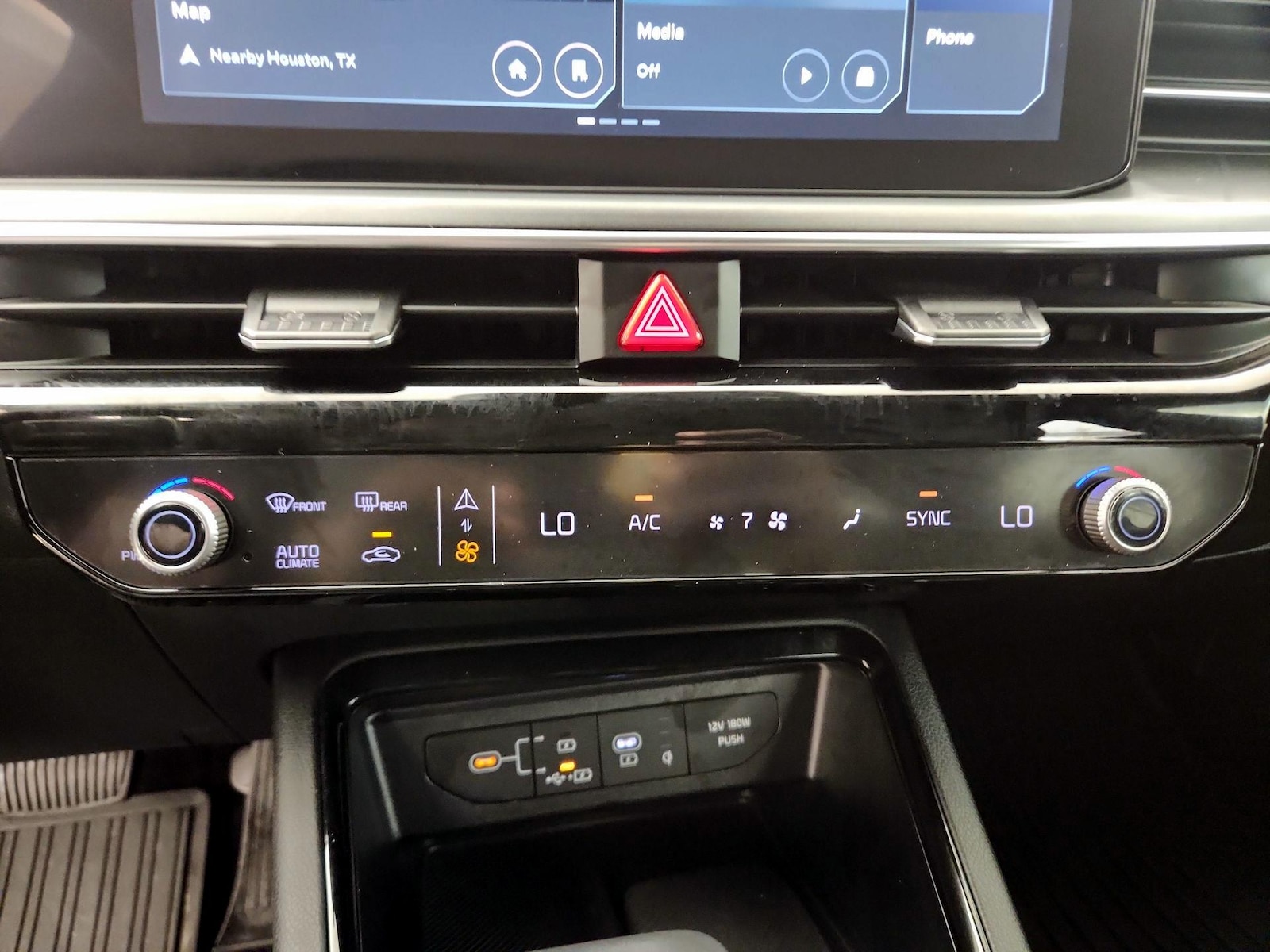 2026 Kia K5 GT - Photo 18