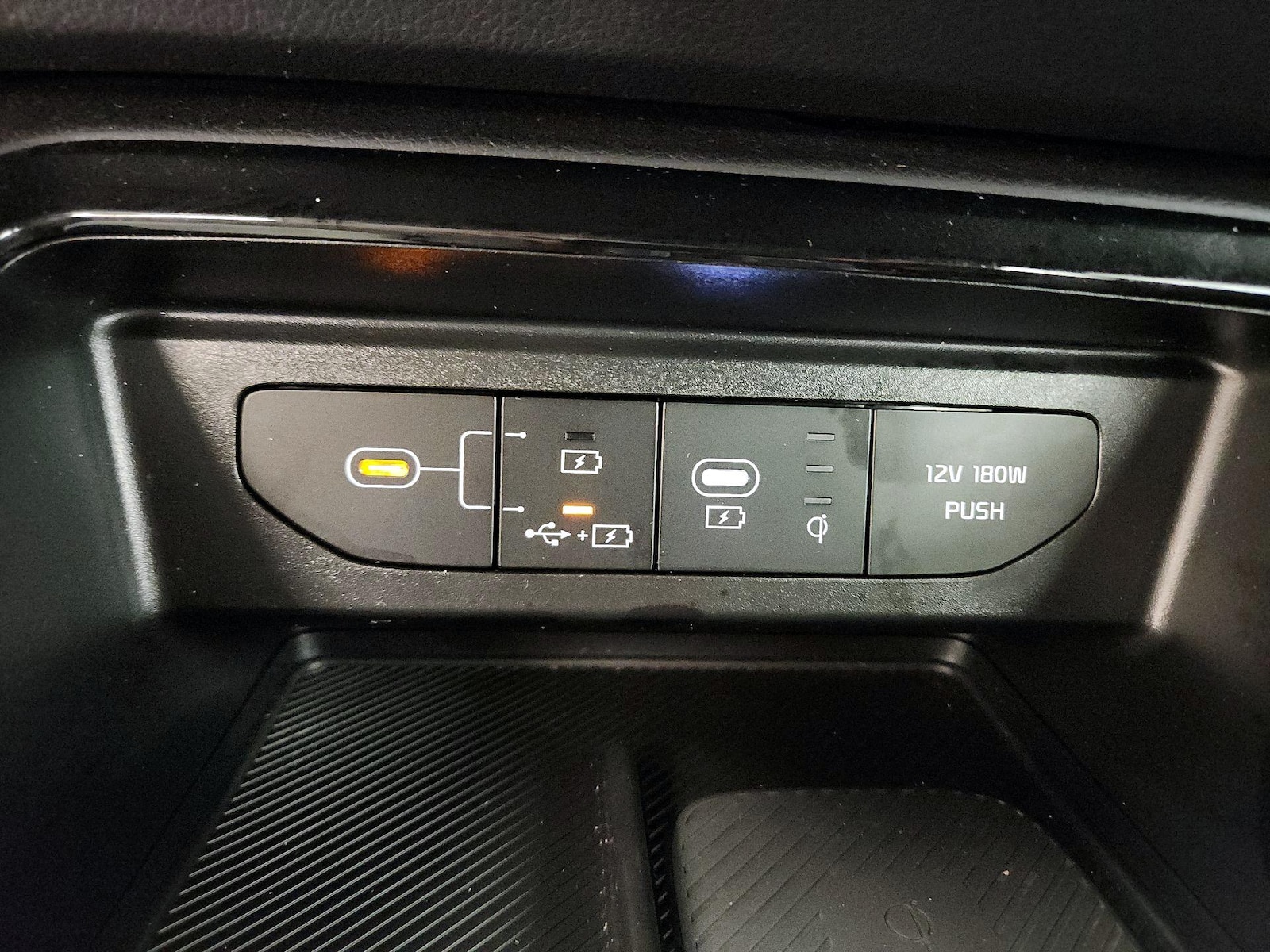2026 Kia K5 GT - Photo 20