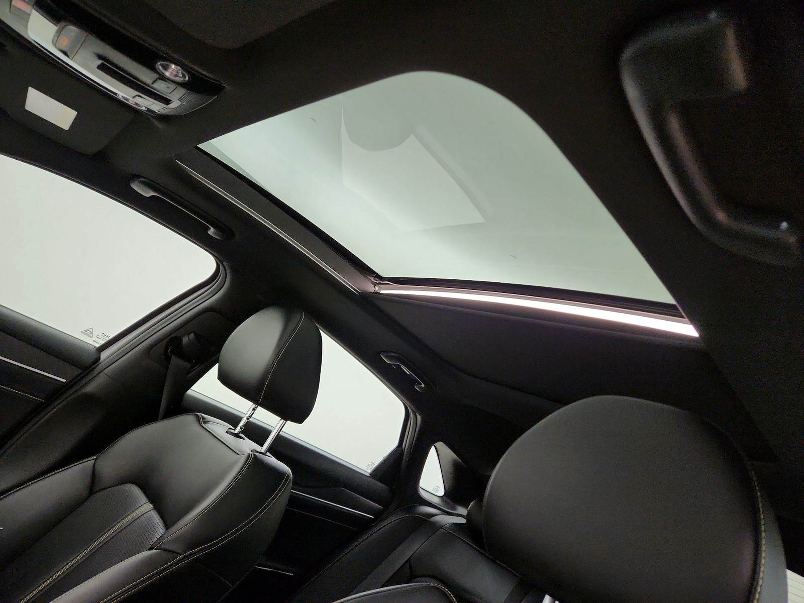 2026 Kia K5 GT - Photo 21