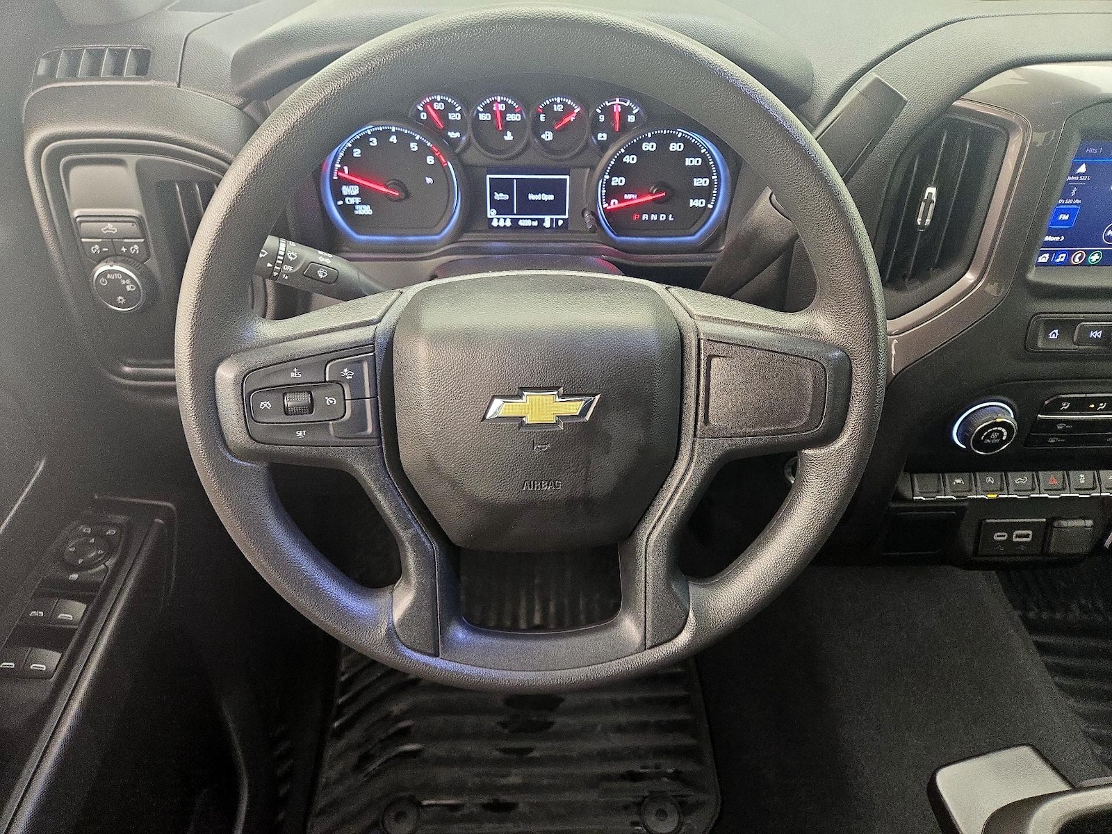 2024 Chevrolet Silverado 1500 Custom - Photo 9