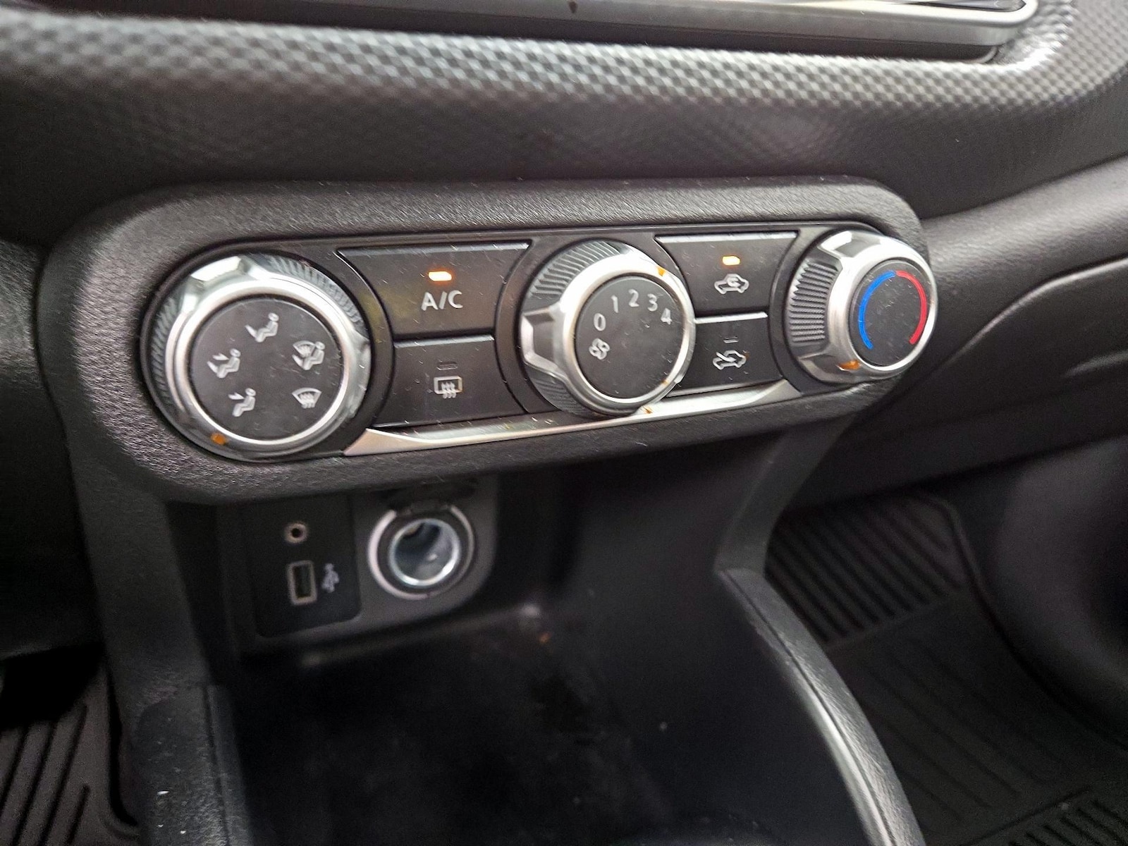 2024 Nissan Kicks S - Photo 17