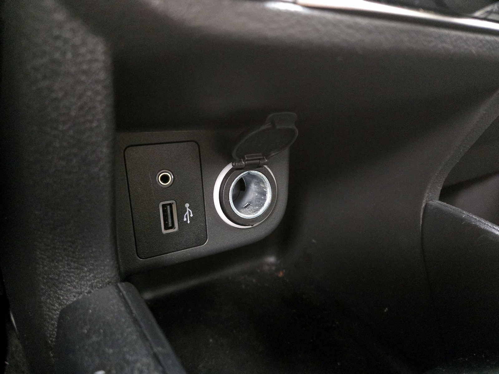 2024 Nissan Kicks S - Photo 19