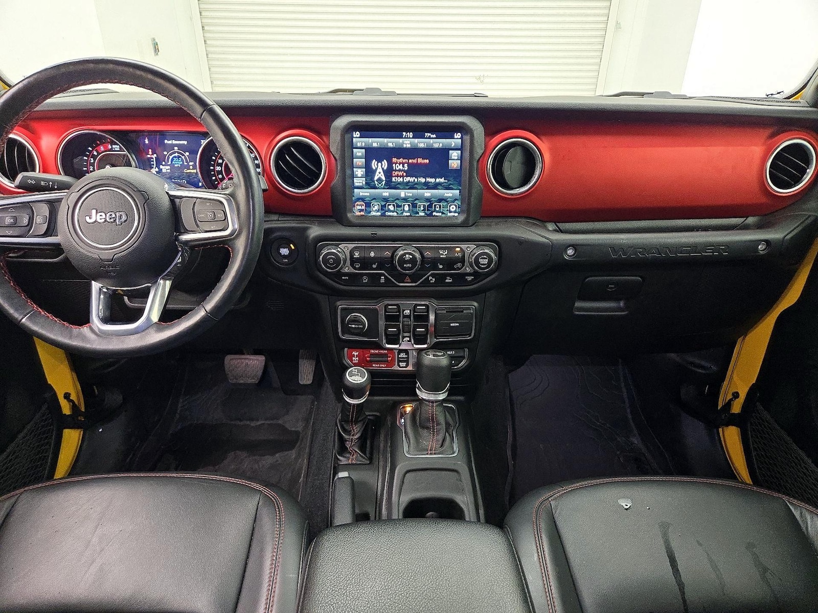 Apple CarPlay® & Android Auto™