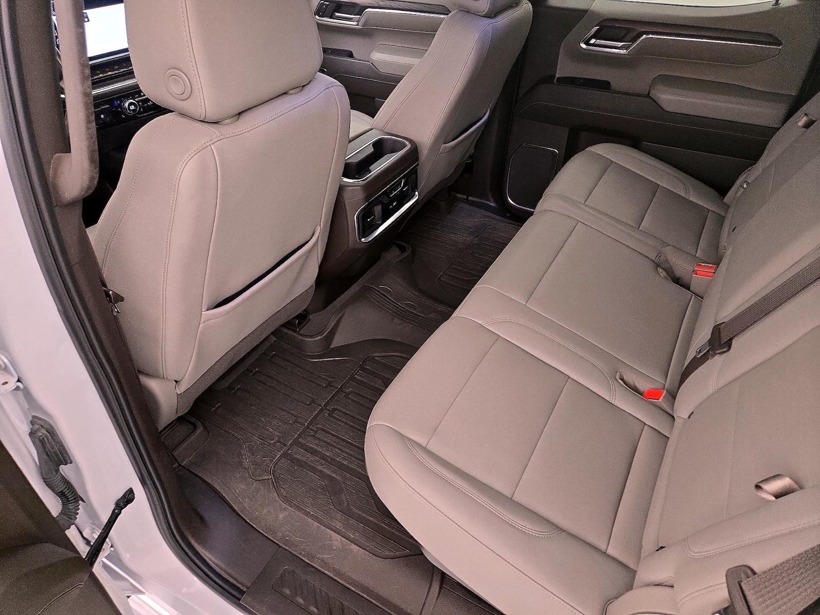 2024 GMC Sierra 1500 SLT - Photo 20
