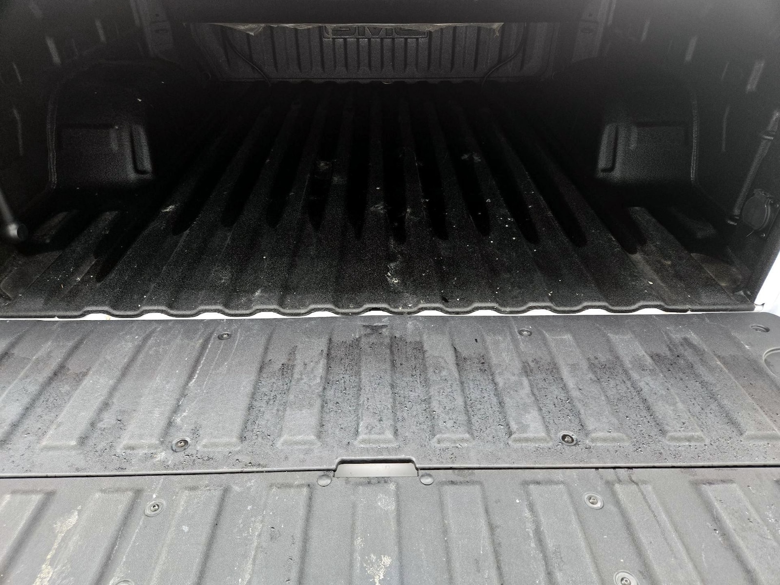 2024 GMC Sierra 1500 SLT - Photo 21
