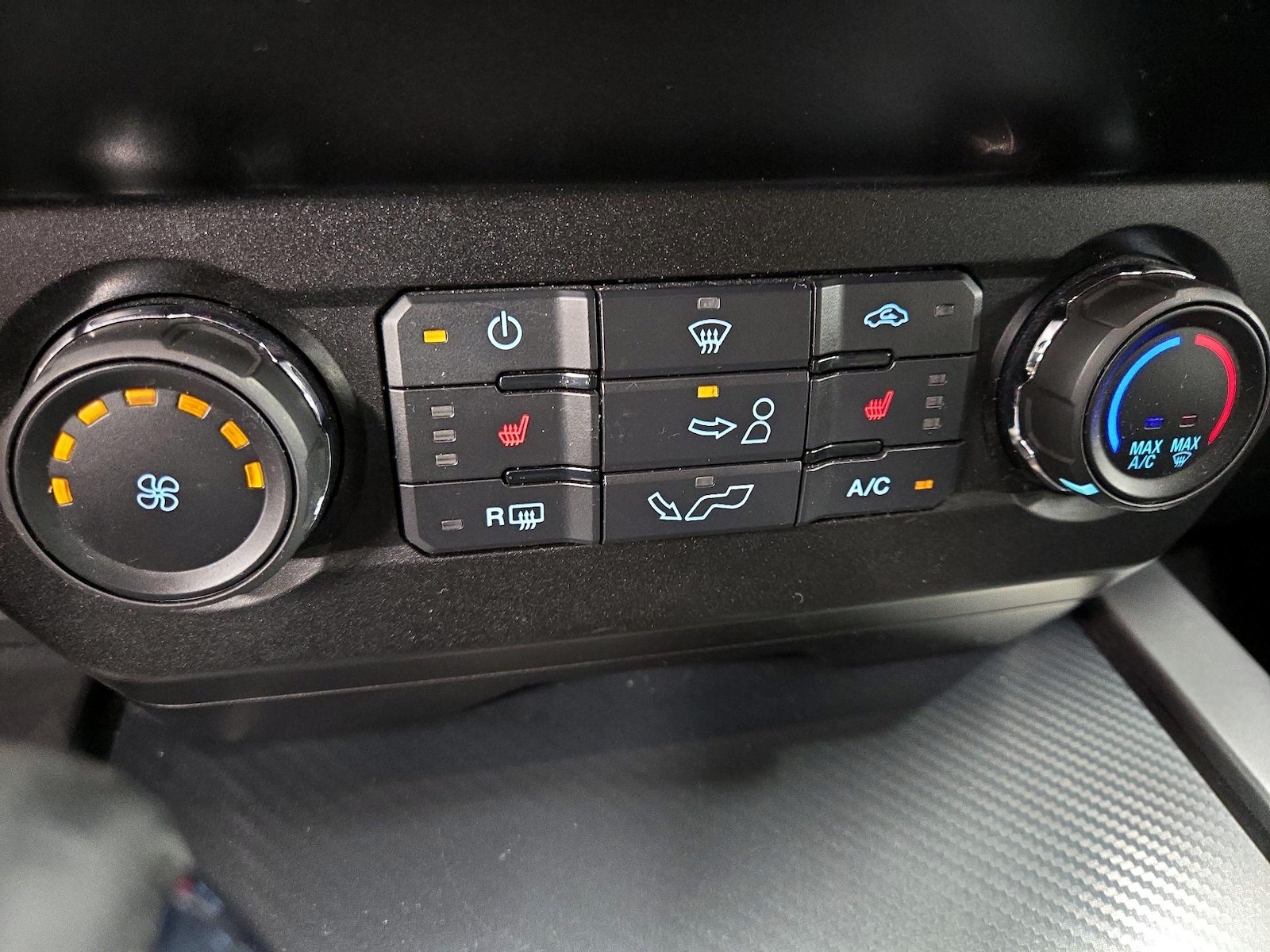 2020 Ford F-150 XLT - Photo 18