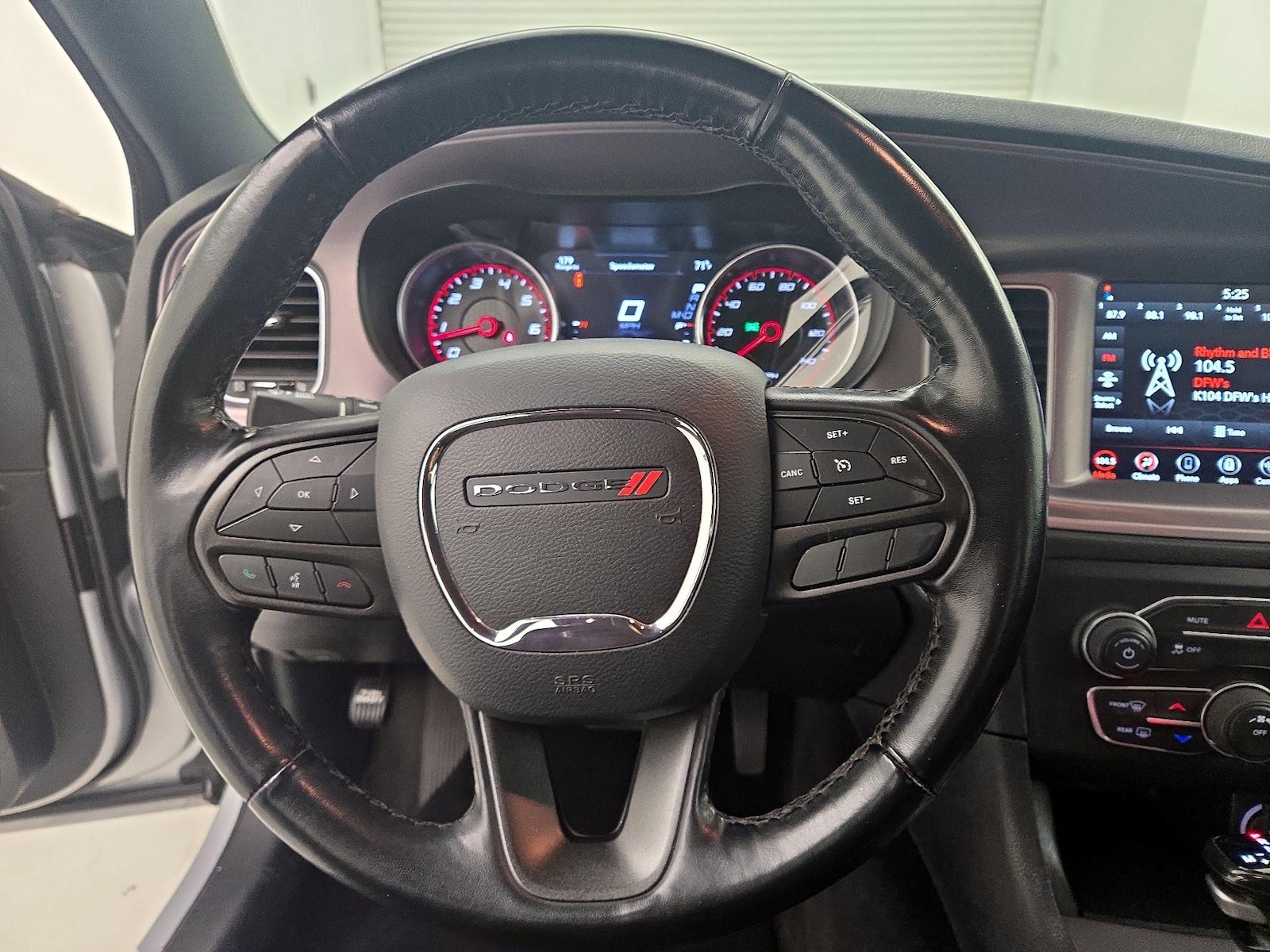 2023 Dodge Charger SXT - Photo 11