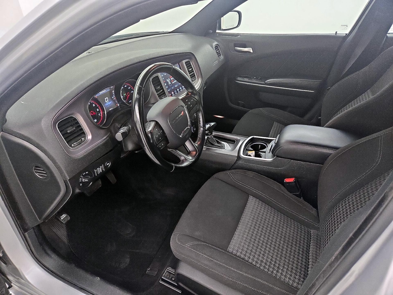 2023 Dodge Charger SXT - Photo 12