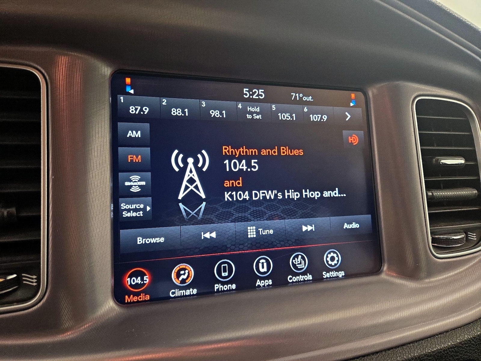2023 Dodge Charger SXT - Photo 16