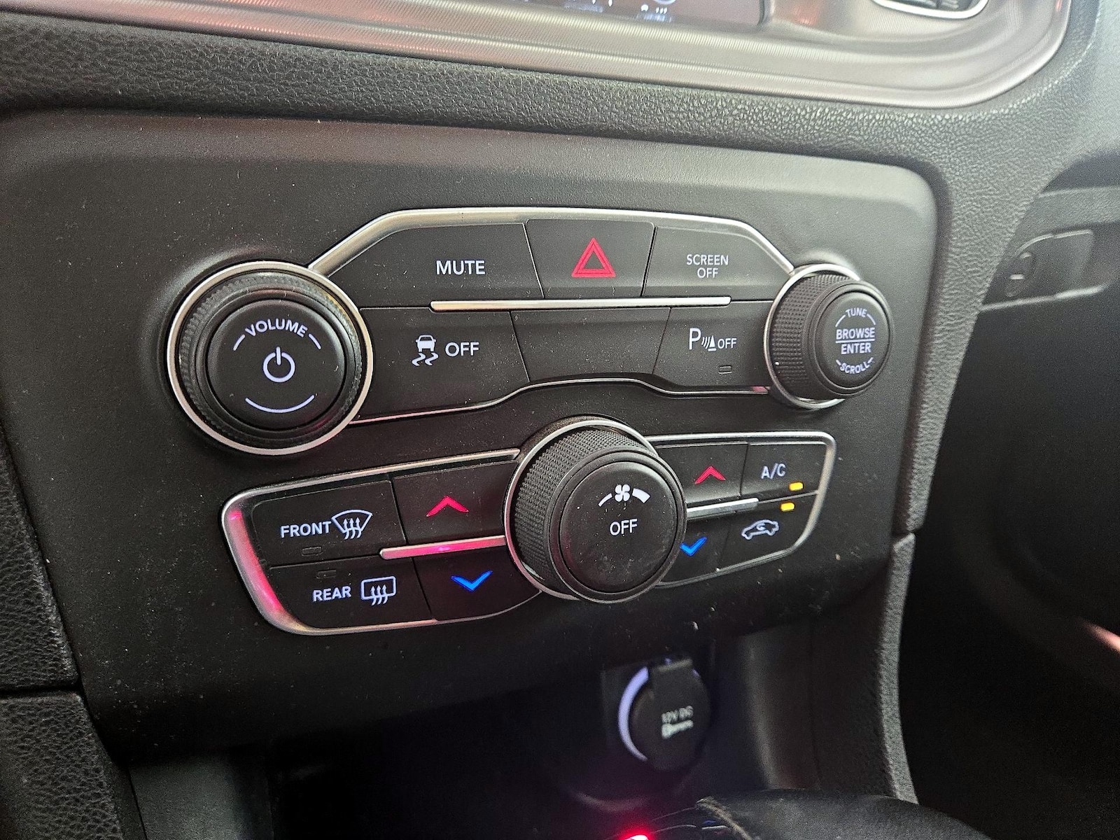 2023 Dodge Charger SXT - Photo 17