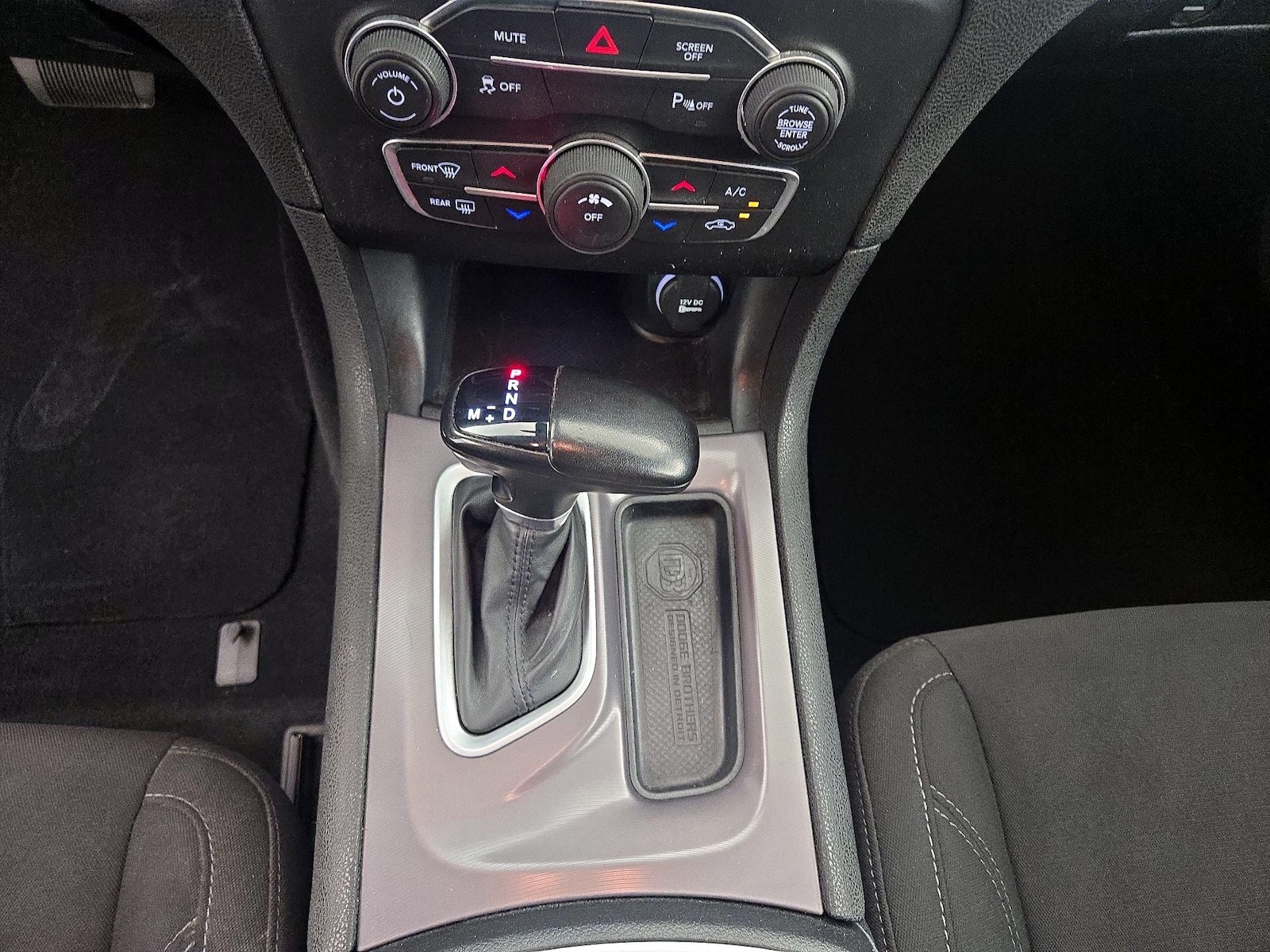 2023 Dodge Charger SXT - Photo 18