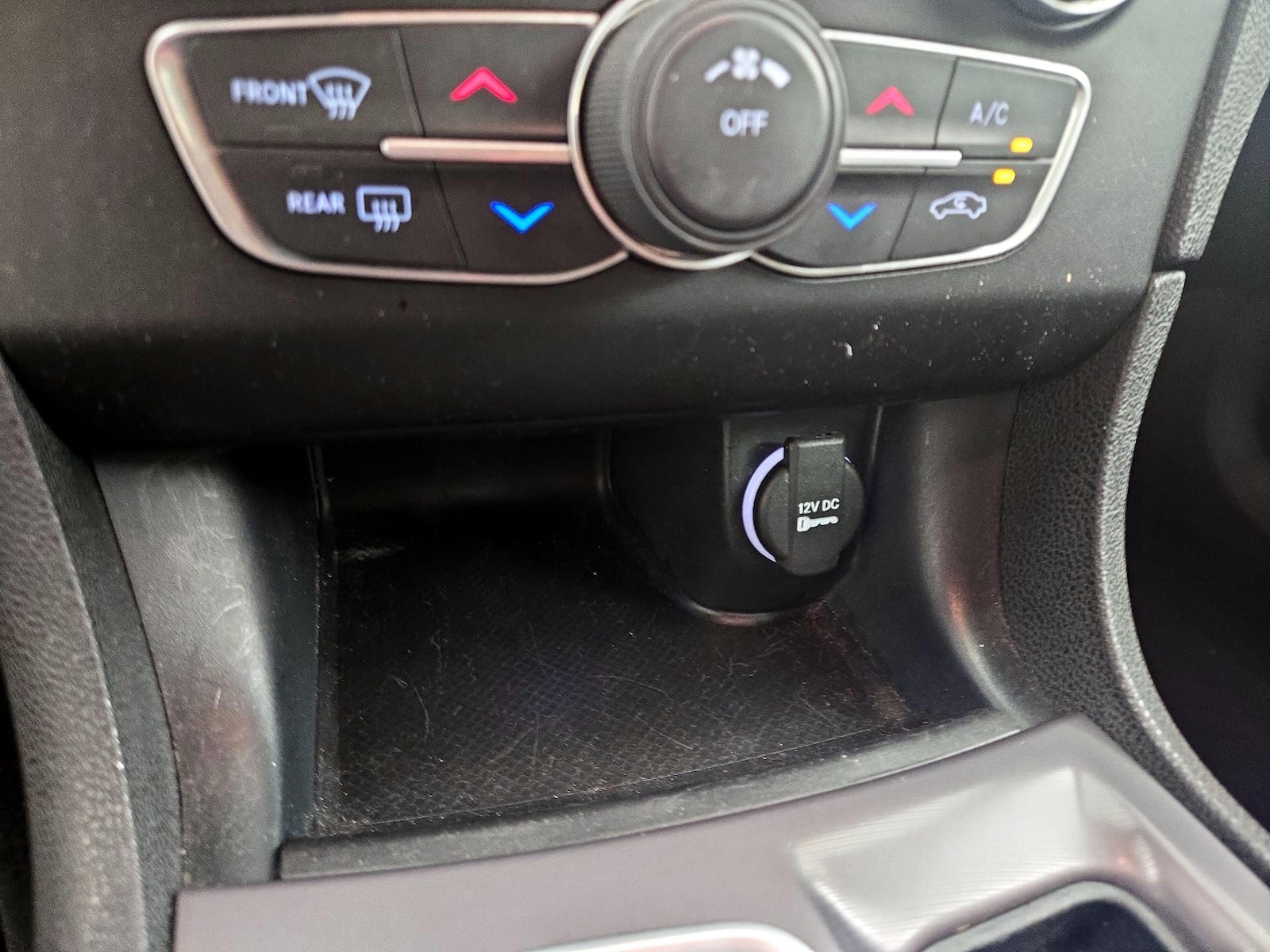 2023 Dodge Charger SXT - Photo 19