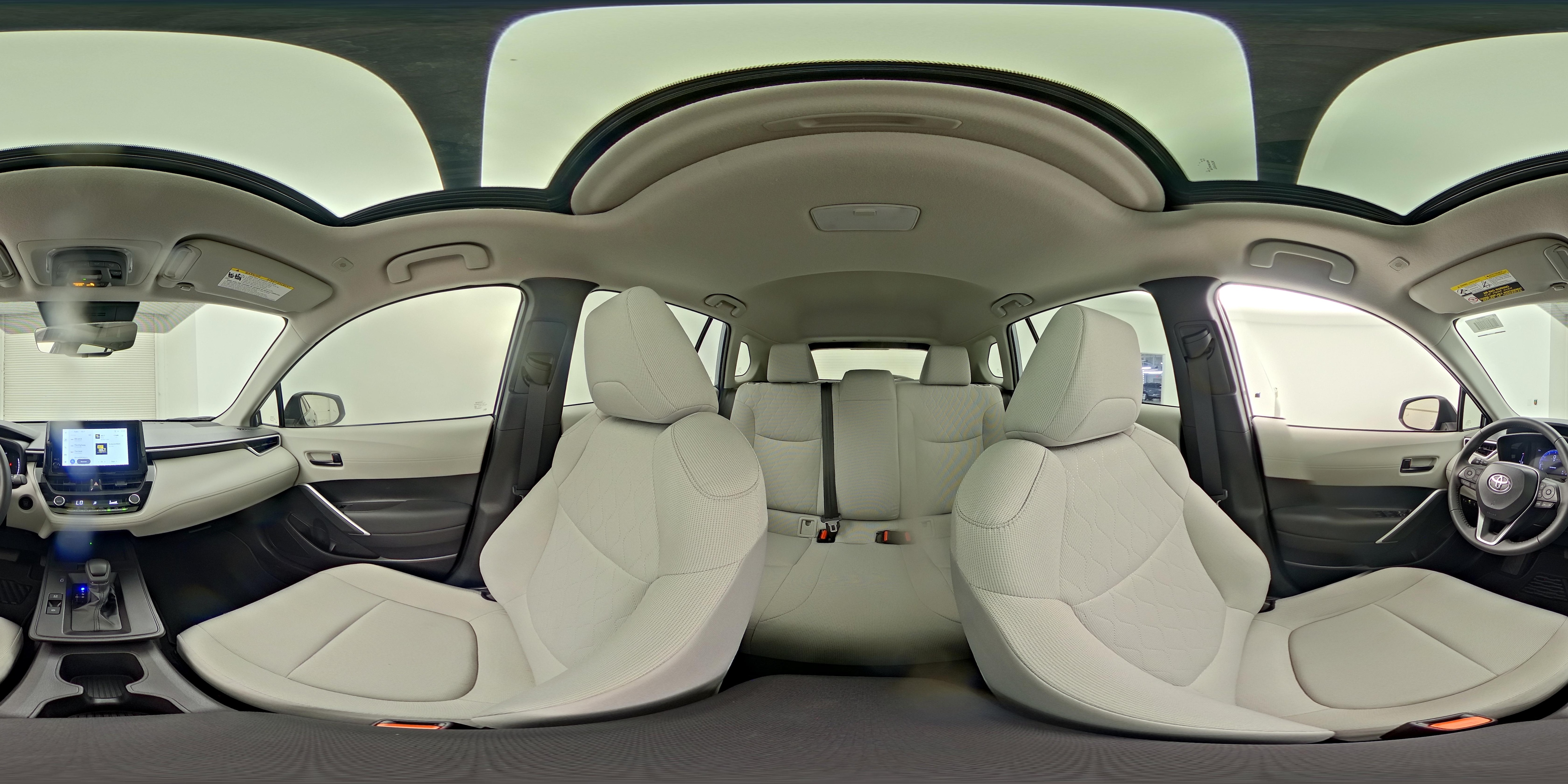 2026 Toyota Corolla Cross LE, photo 24