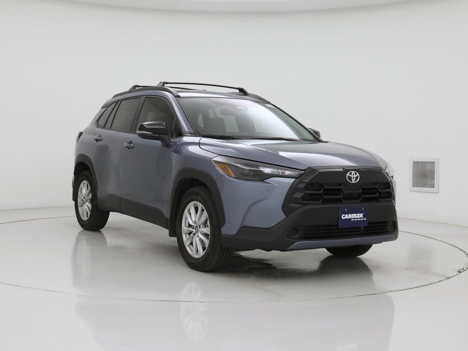 2026 Toyota Corolla Cross LE, photo 2