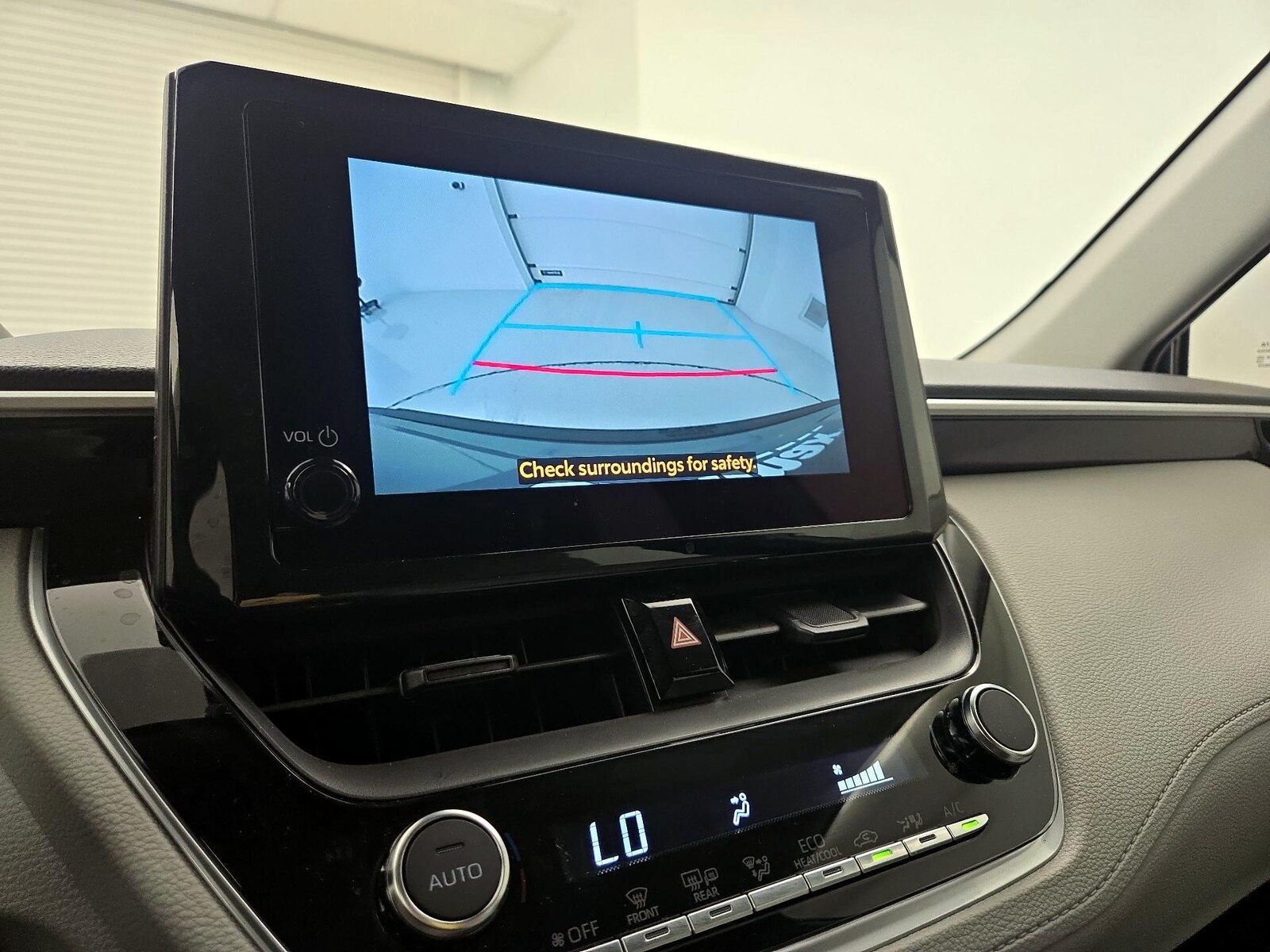 2026 Toyota Corolla Cross LE, photo 15