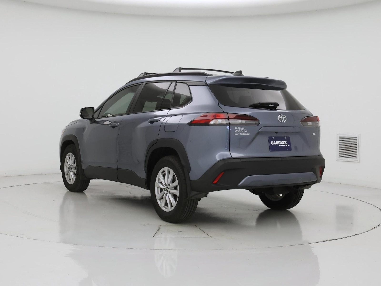 2026 Toyota Corolla Cross LE, photo 3