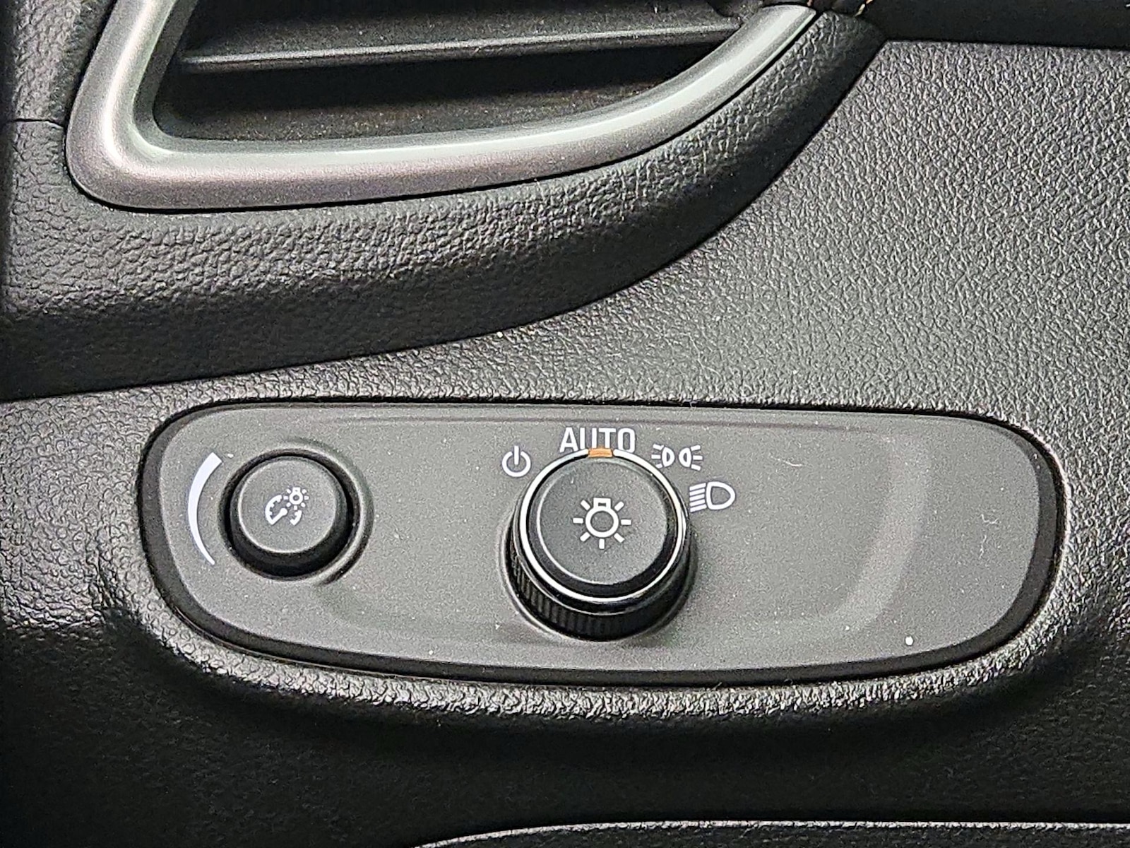 2021 Chevrolet Trax LT - Photo 14