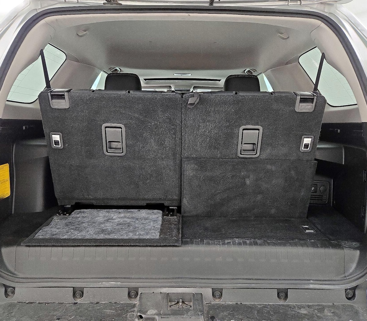 Trunk/Cargo (Seats Up)