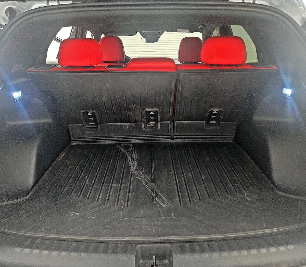 Trunk/Cargo (Seats Up)