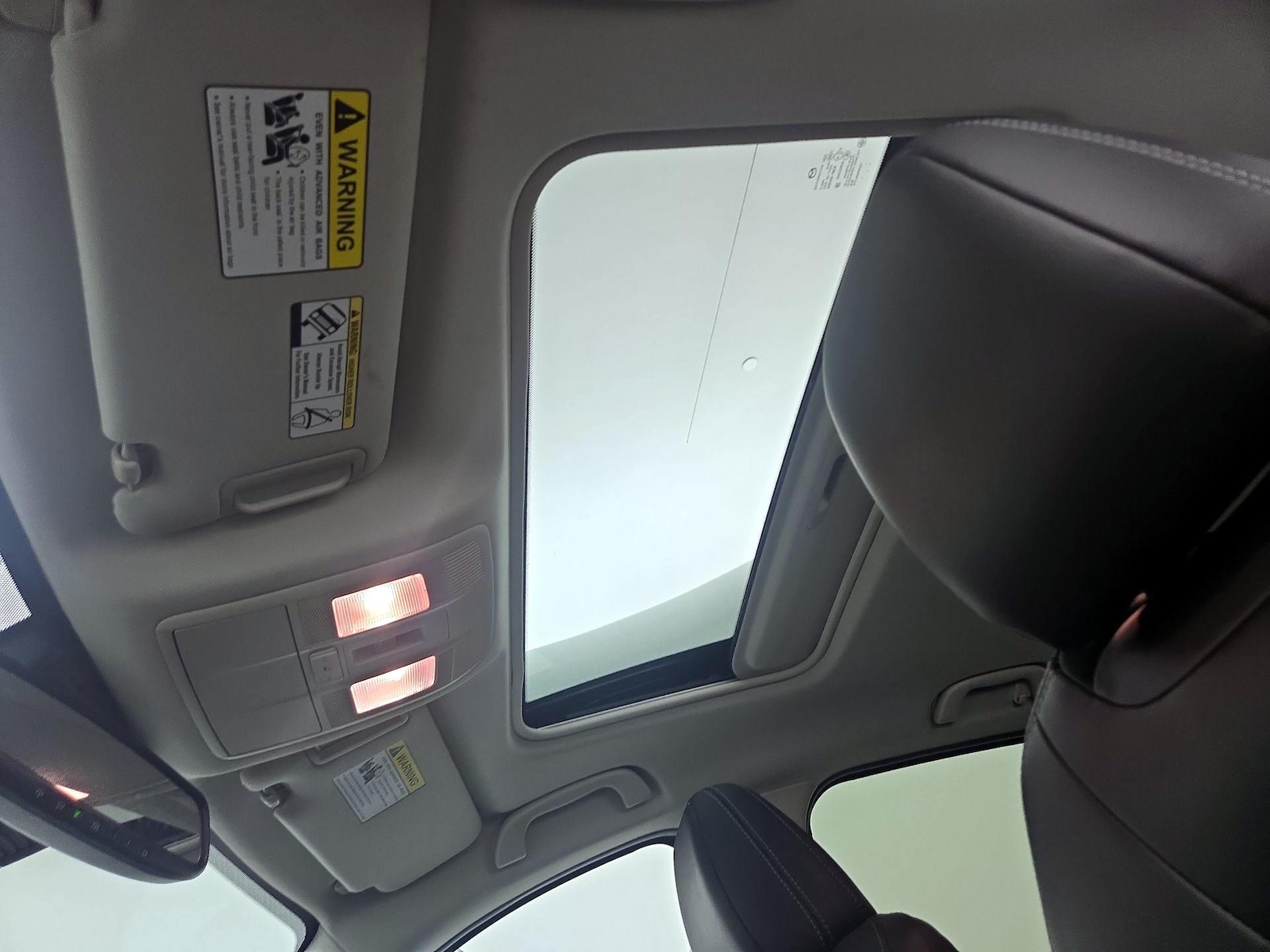 Sunroof(s) & Overhead Airbags