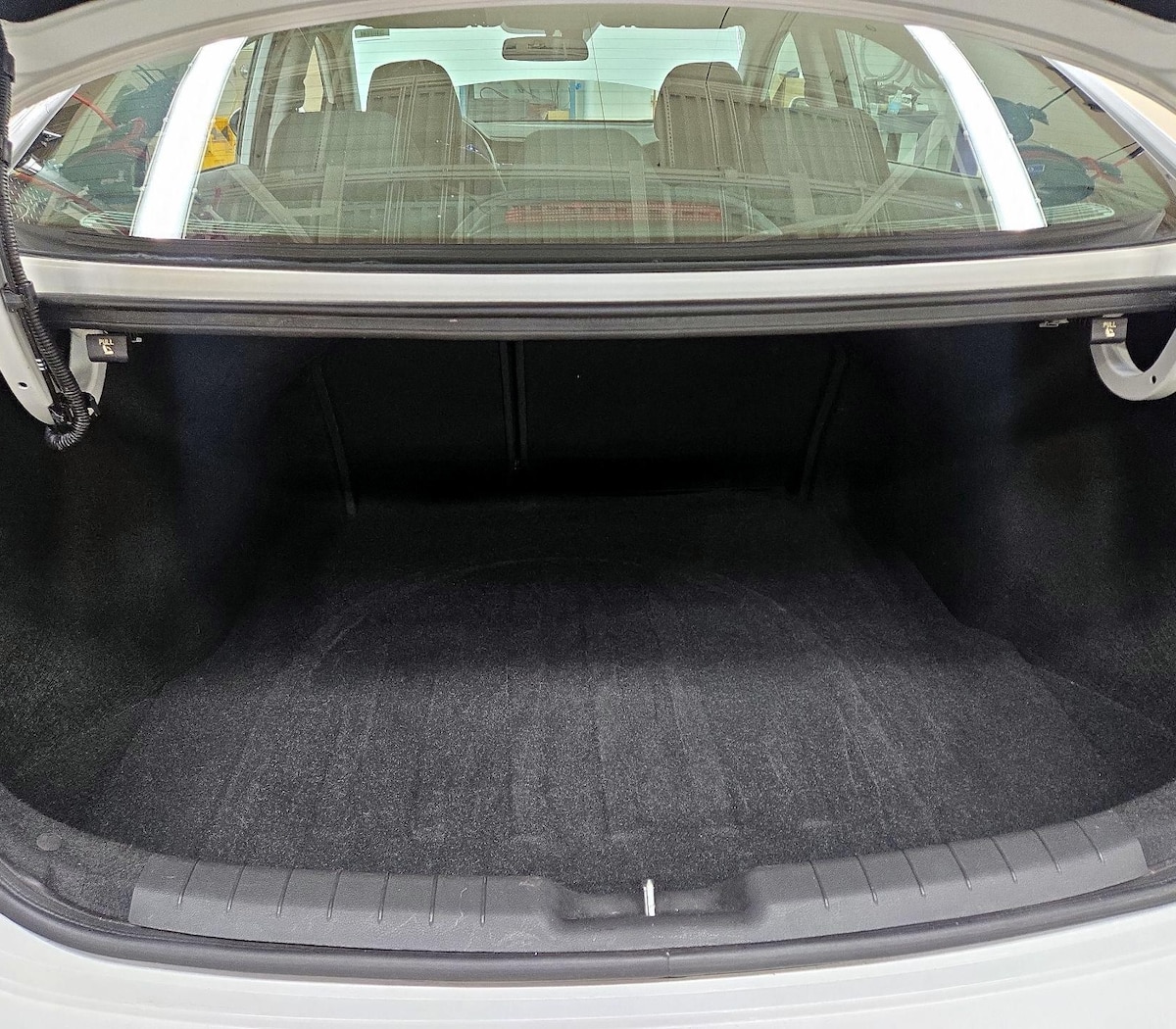 Trunk/Cargo (Seats Up)