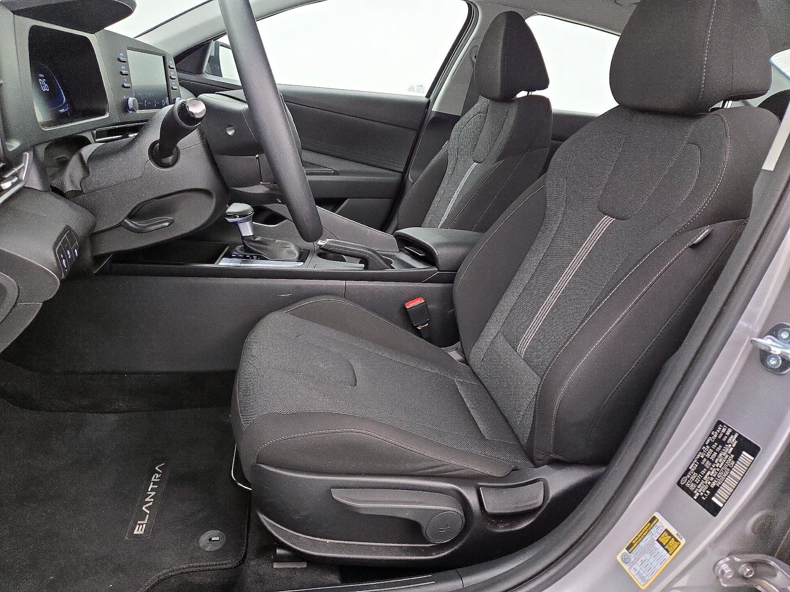 2026 Hyundai Elantra SE - Photo 12