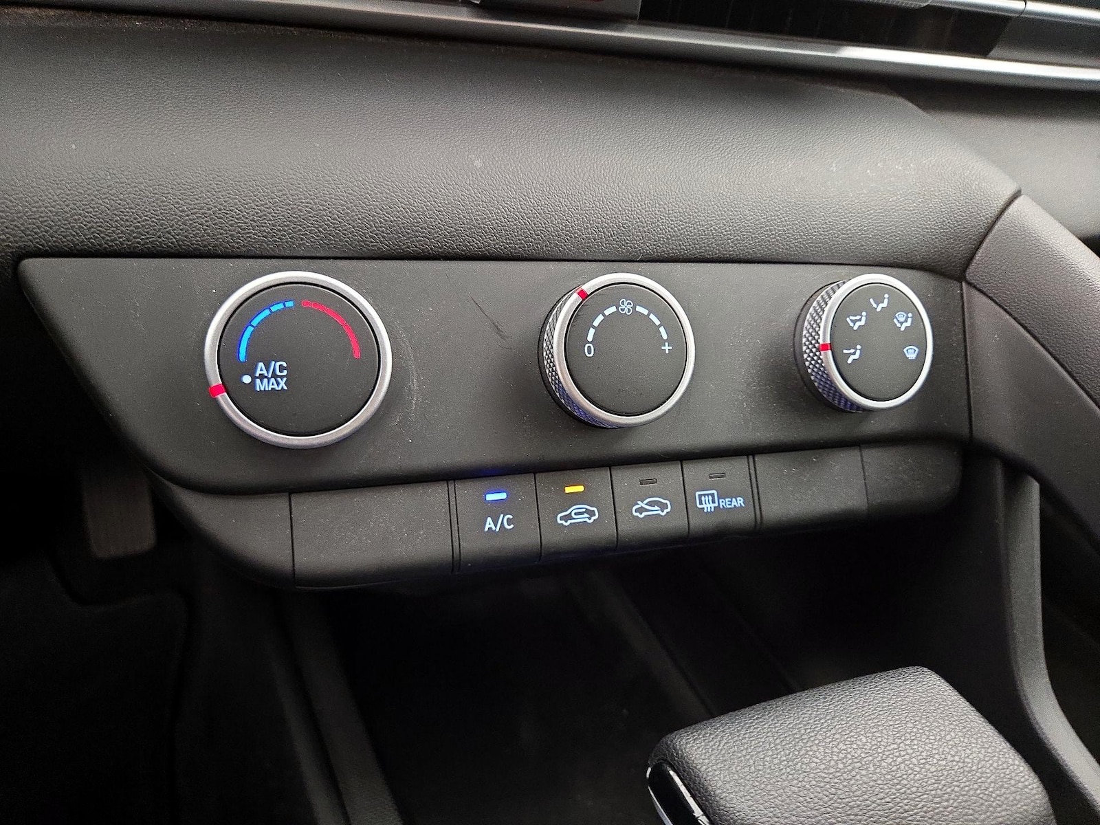 2026 Hyundai Elantra SE - Photo 17