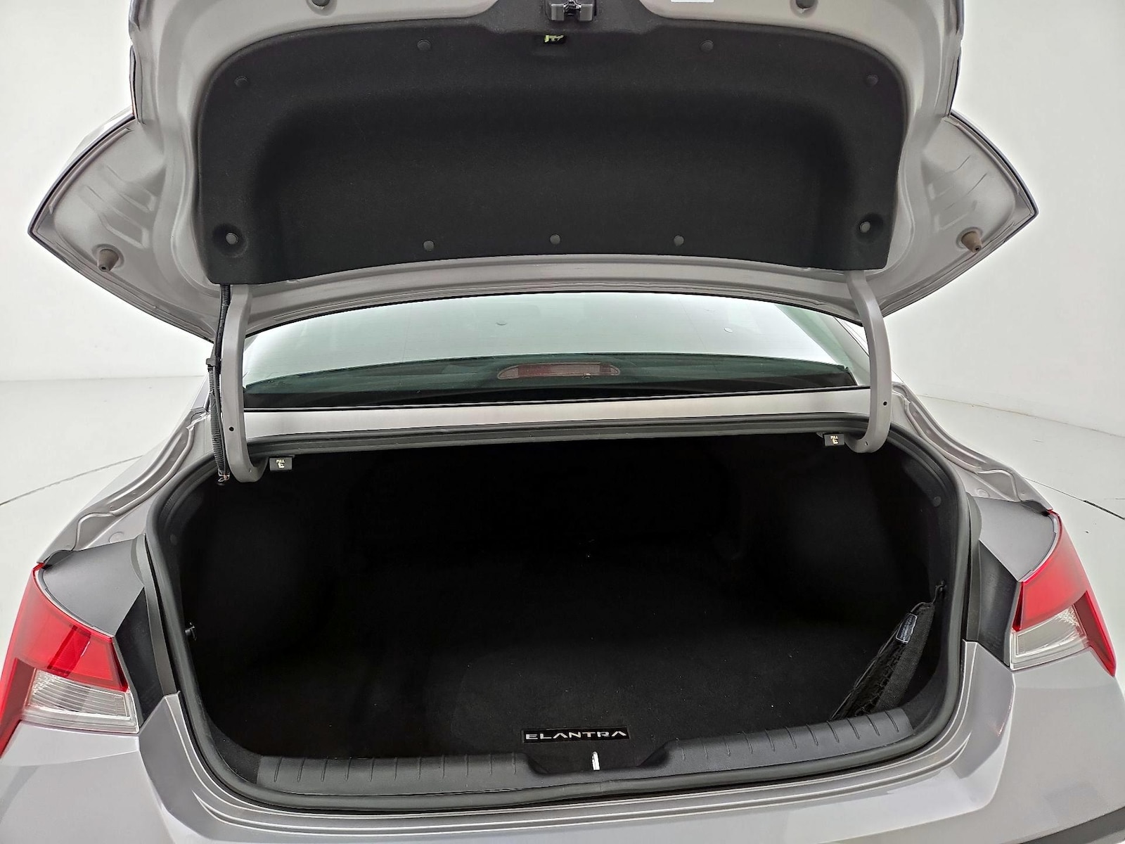 2026 Hyundai Elantra SE - Photo 21