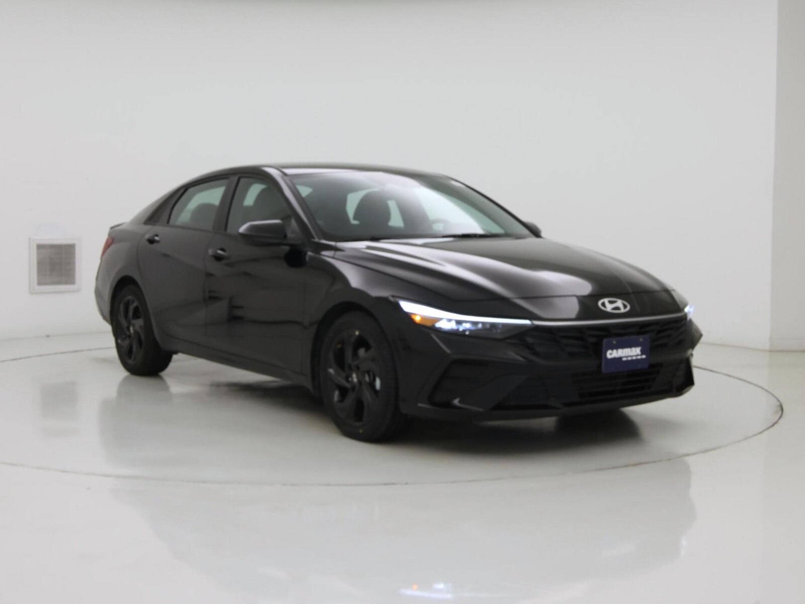 2026 Hyundai Elantra SEL Sport, photo 2