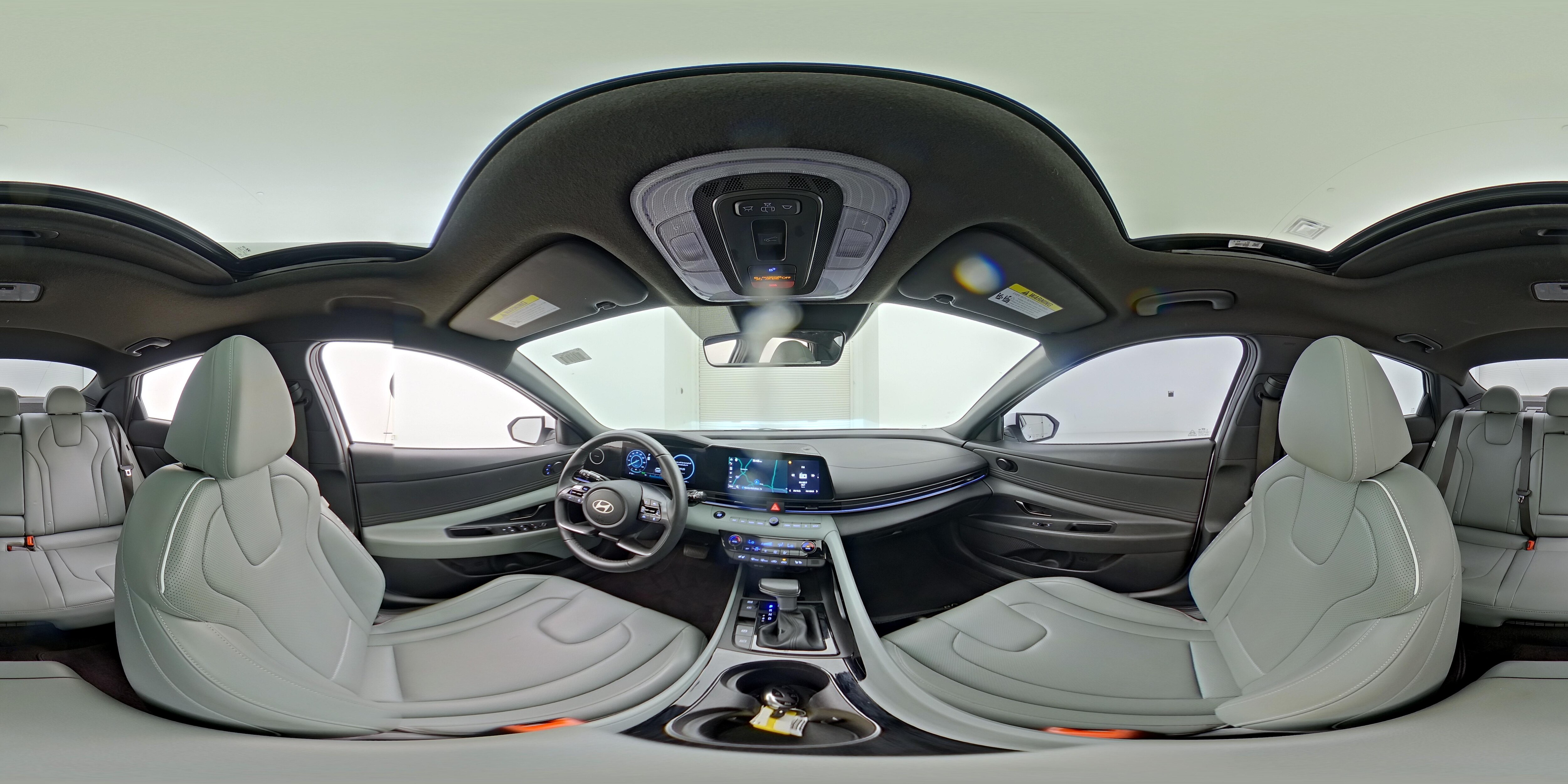 2025 Hyundai Elantra Limited - Photo 26