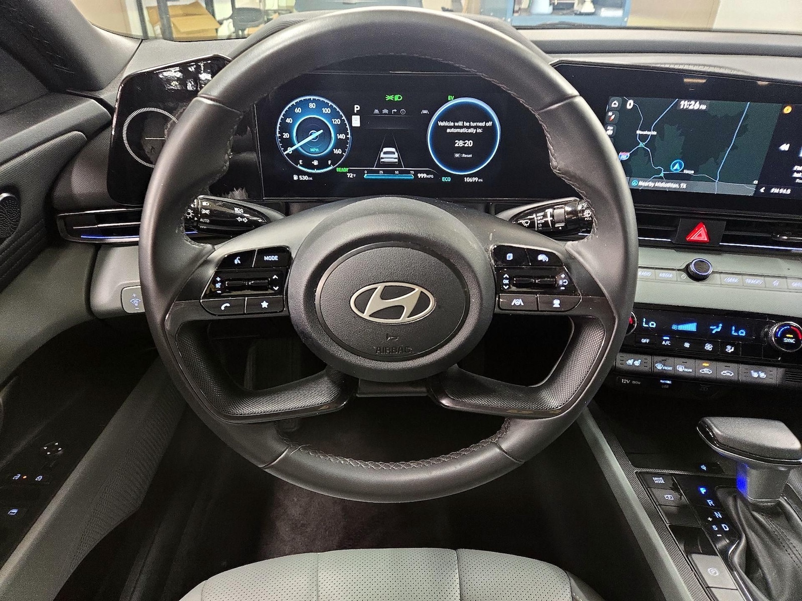 2025 Hyundai Elantra Limited - Photo 11