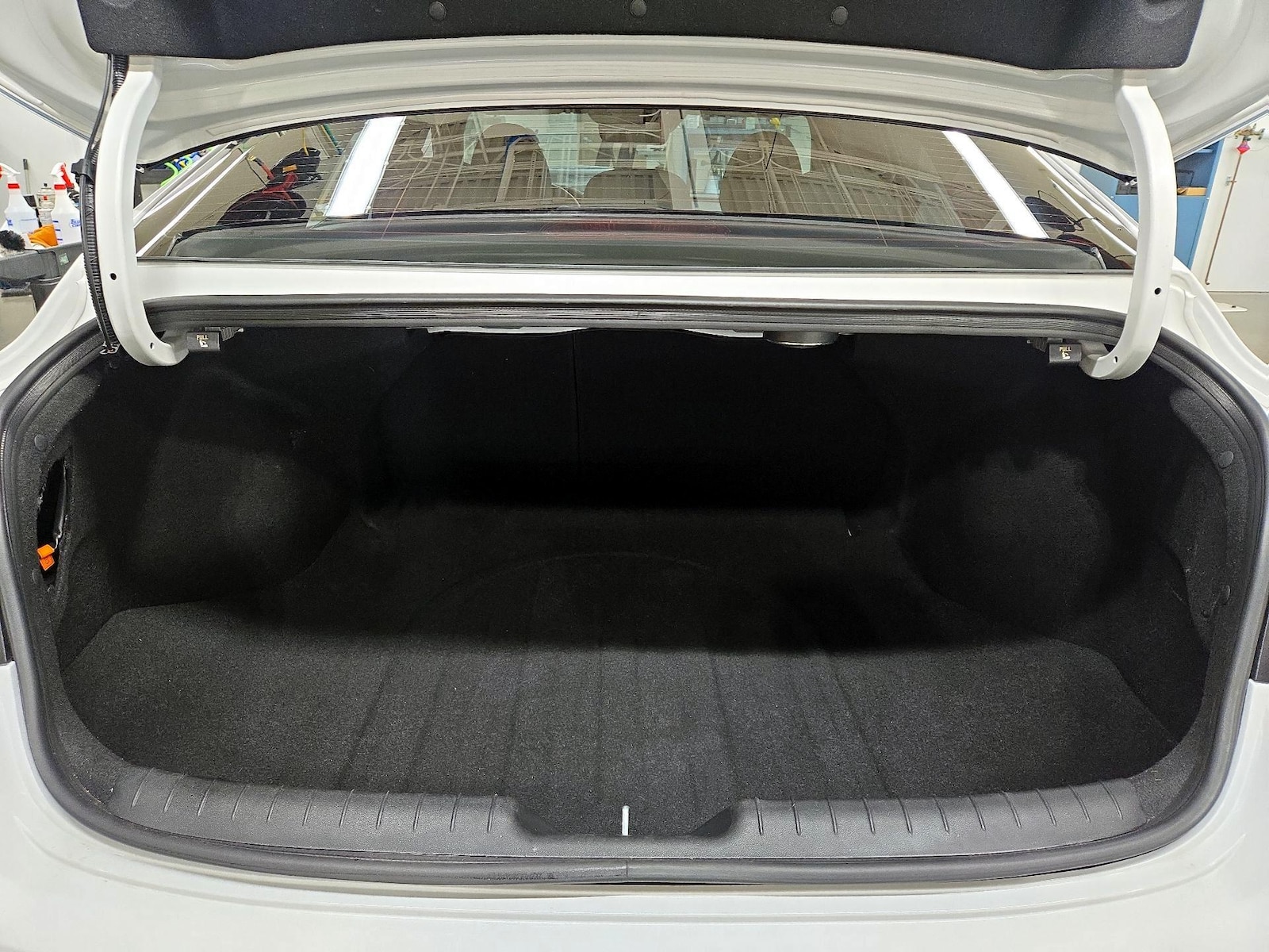 2025 Hyundai Elantra Limited - Photo 23