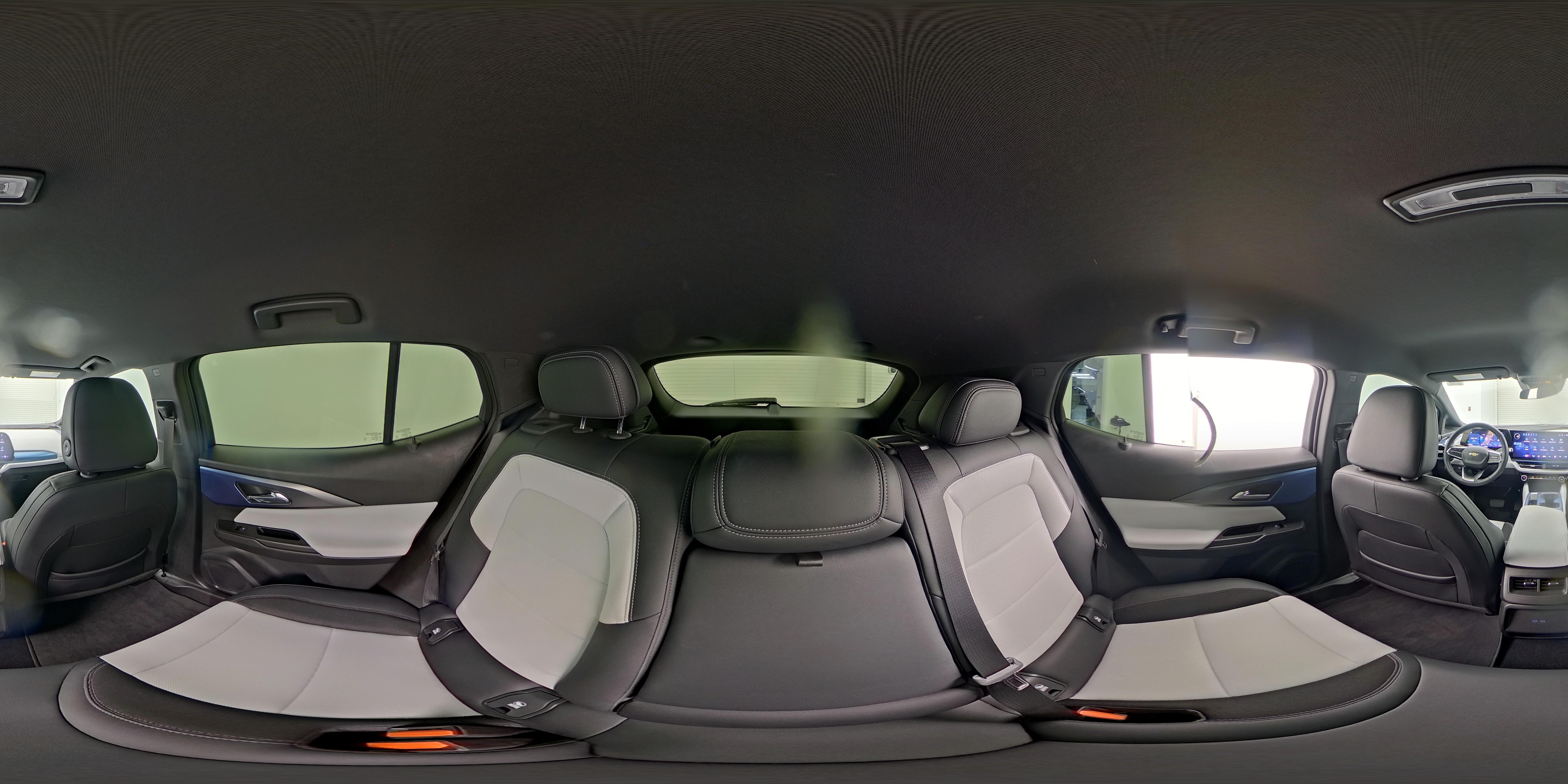 2024 Chevrolet Equinox EV LT - Photo 25