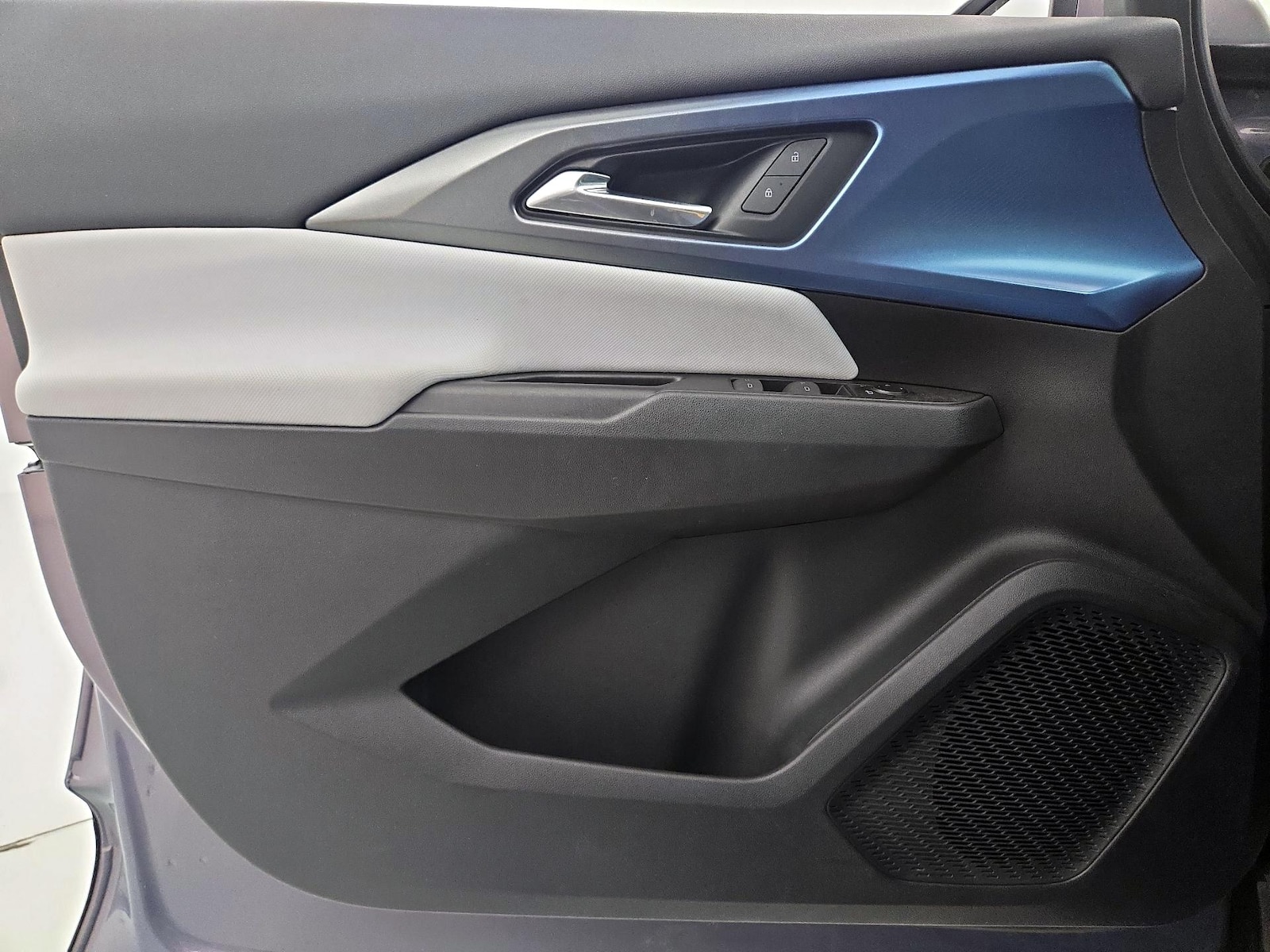 2024 Chevrolet Equinox EV LT - Photo 13