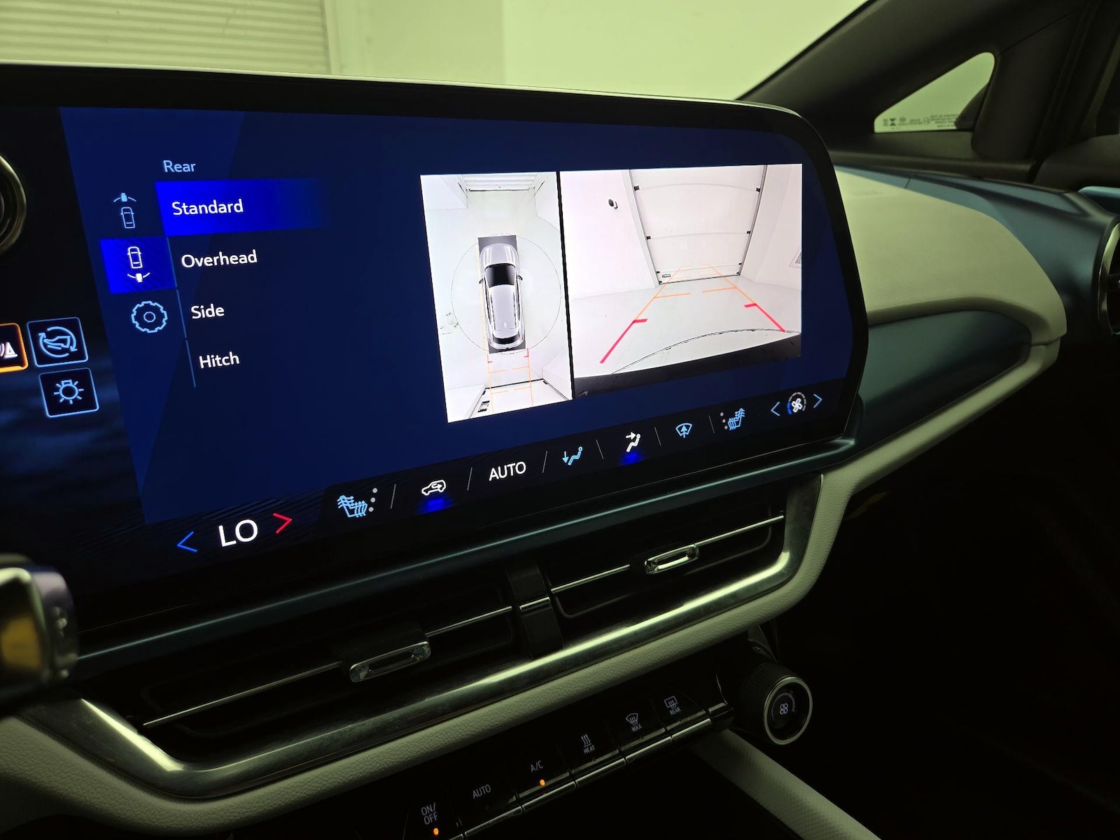 2024 Chevrolet Equinox EV LT - Photo 15