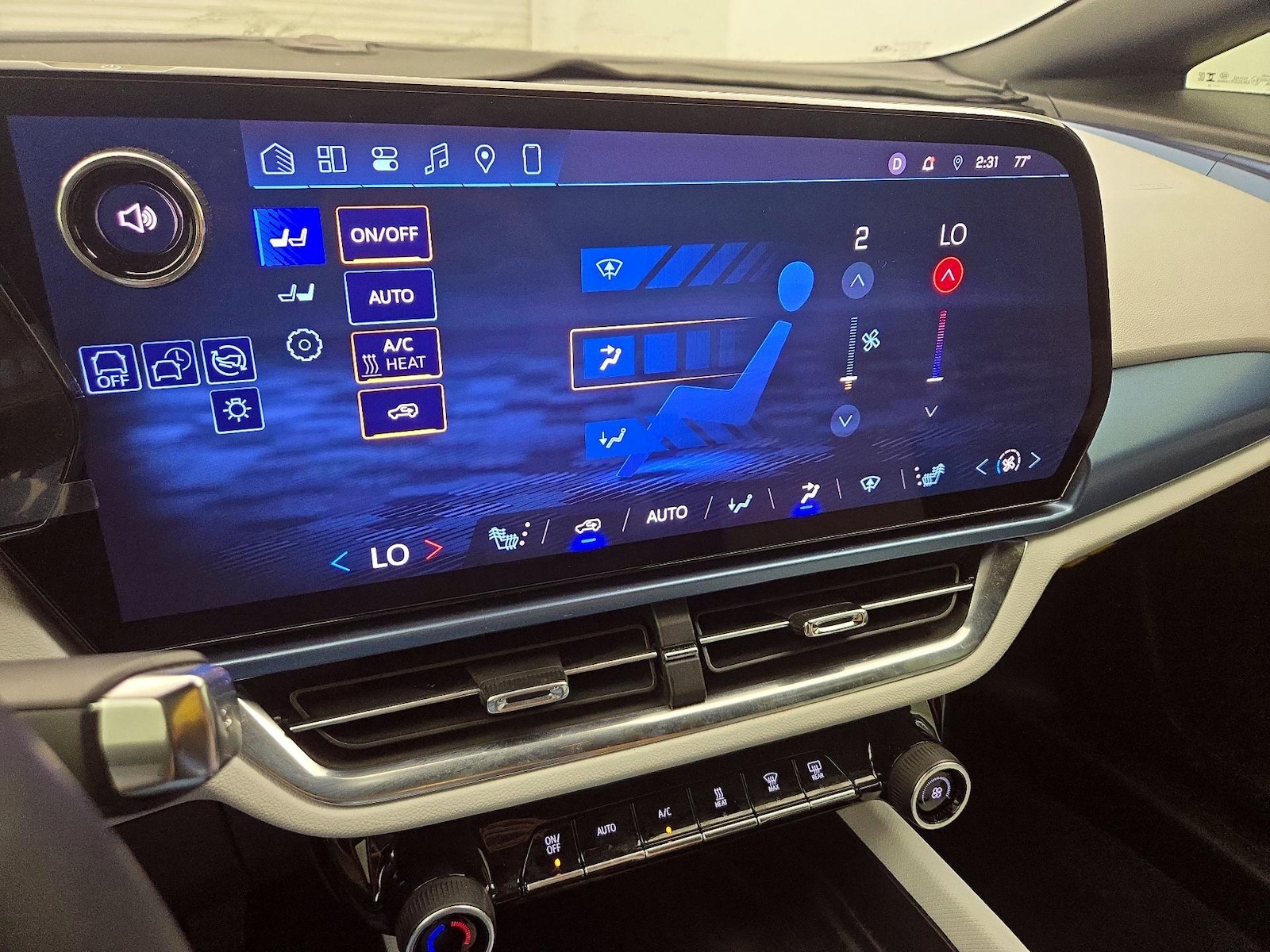 2024 Chevrolet Equinox EV LT - Photo 17