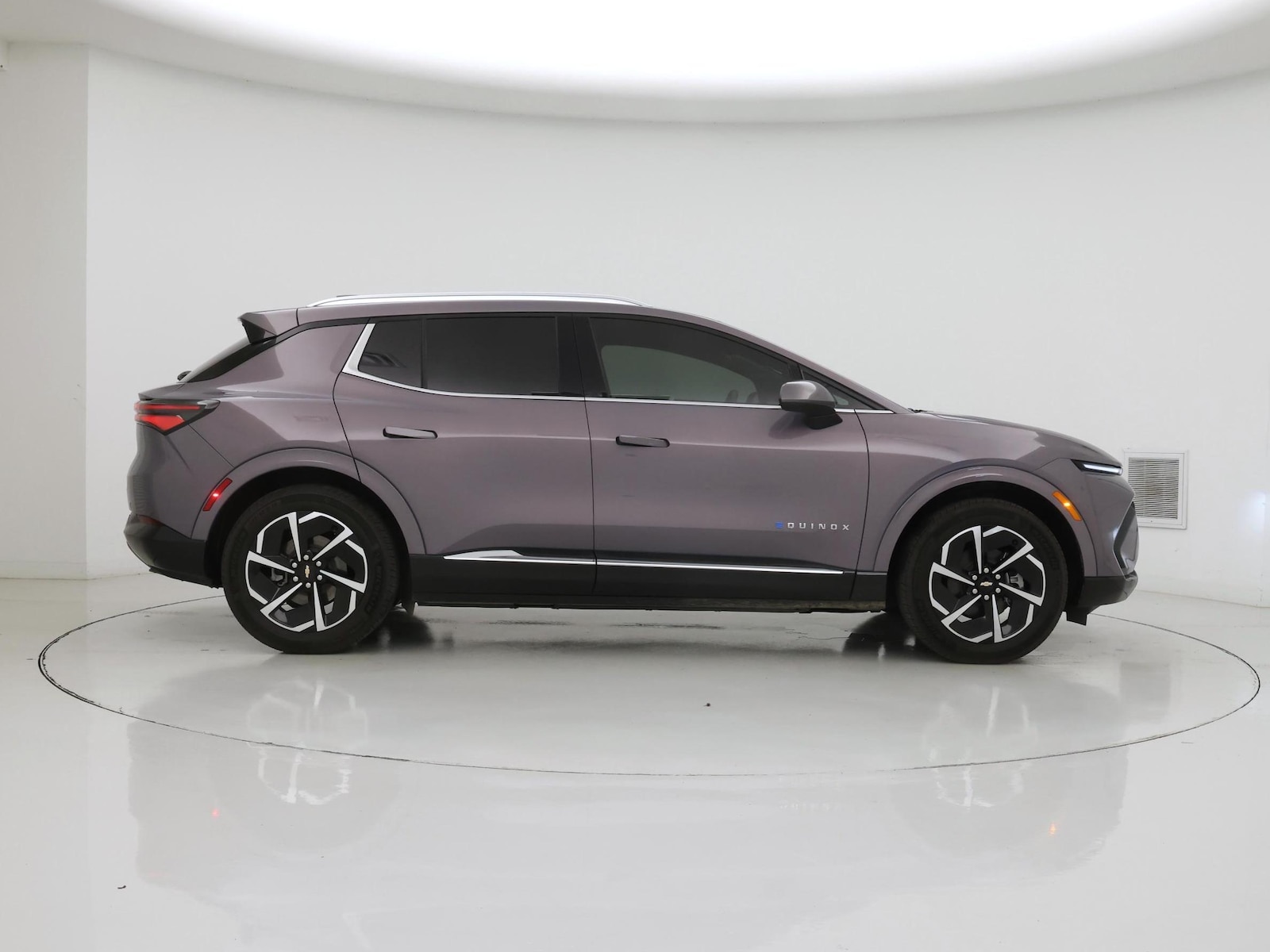 2024 Chevrolet Equinox EV LT - Photo 8