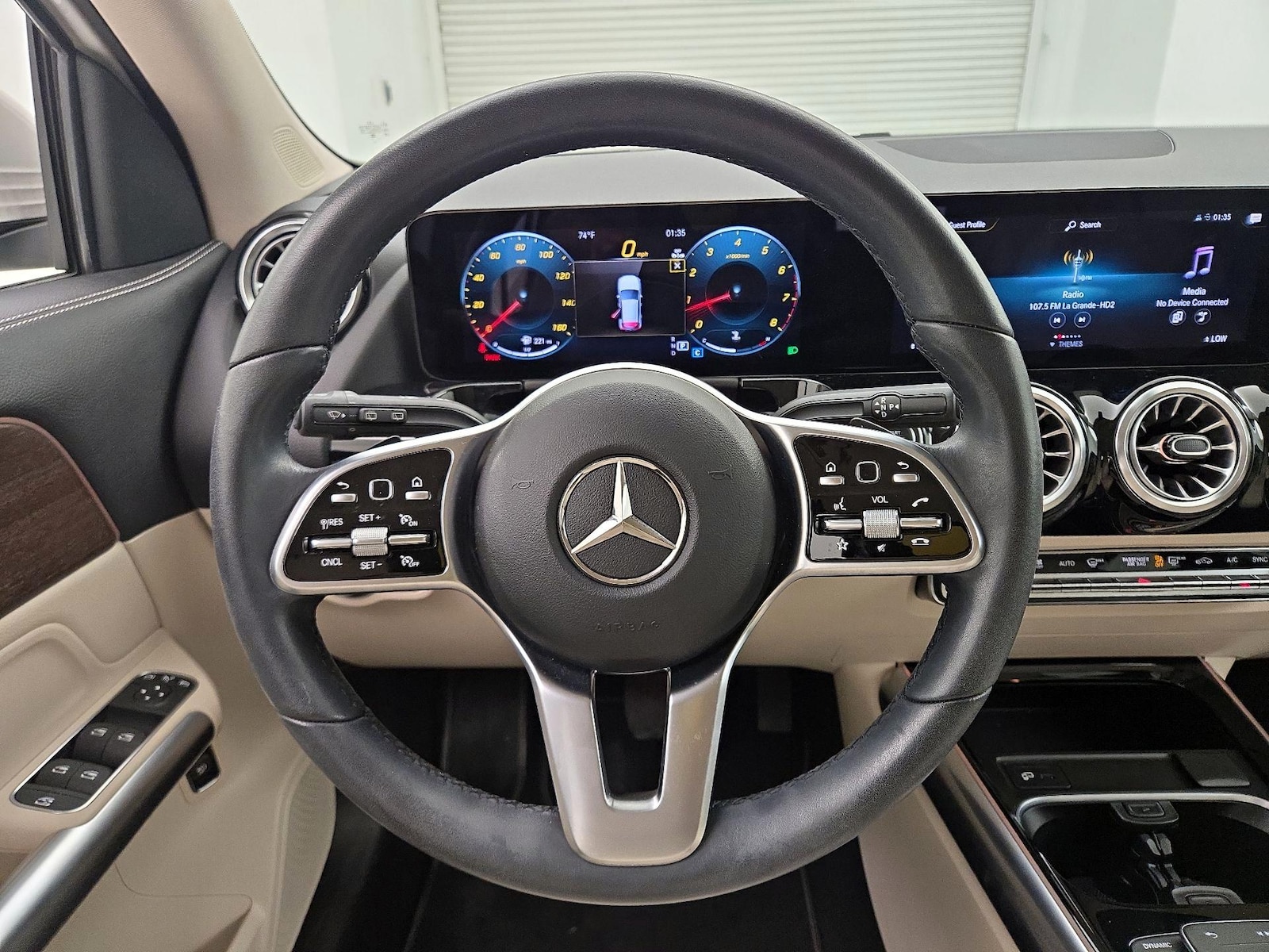 2023 Mercedes-Benz GLA Base - Photo 11