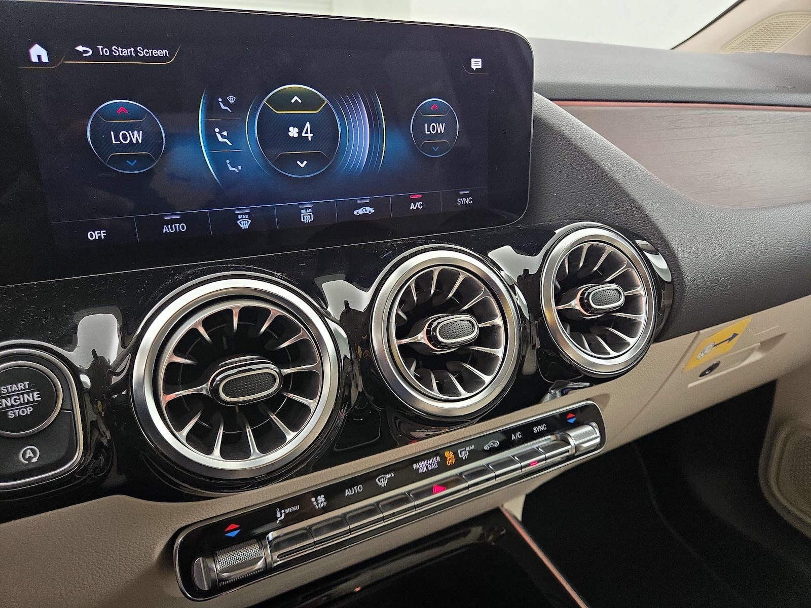 2023 Mercedes-Benz GLA Base - Photo 17