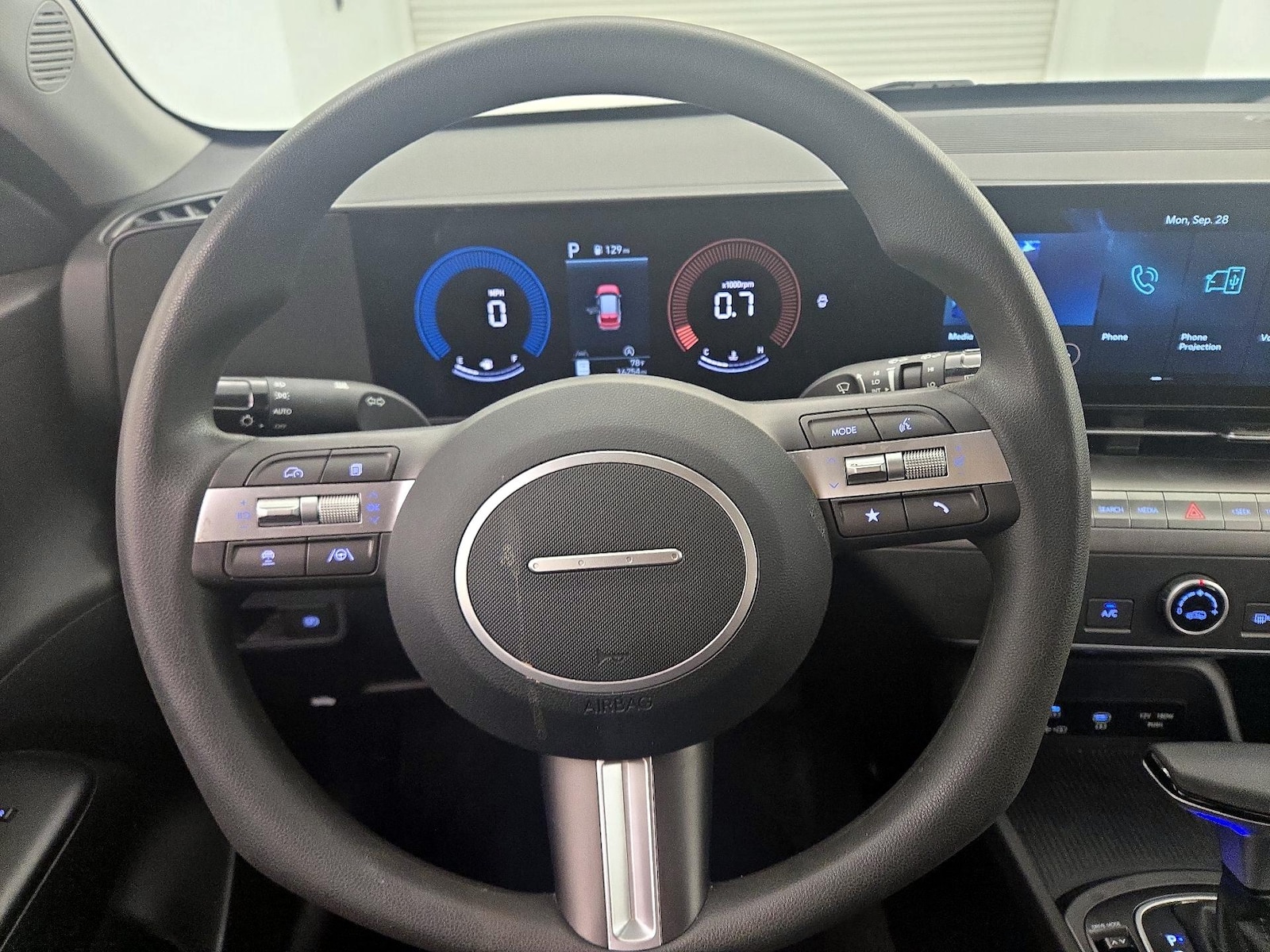 2026 Hyundai Kona SE - Photo 11