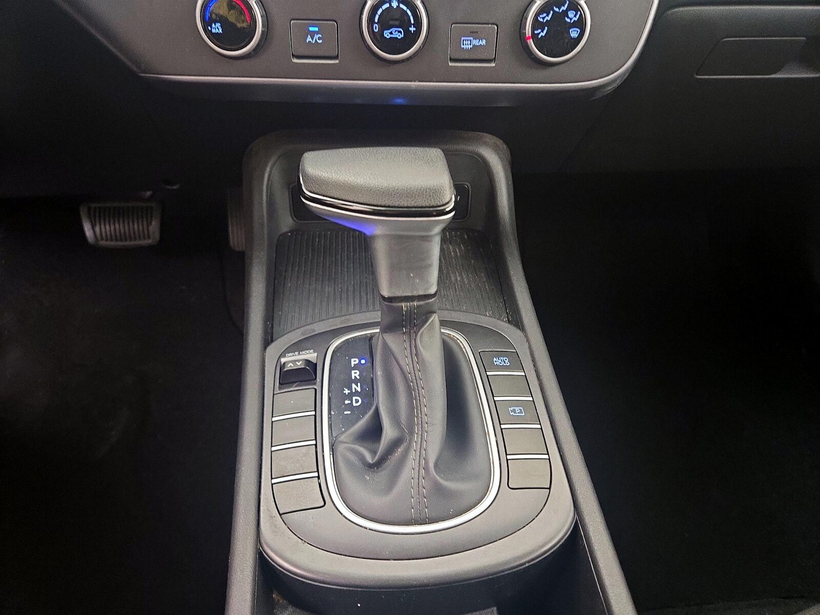 2026 Hyundai Kona SE - Photo 18