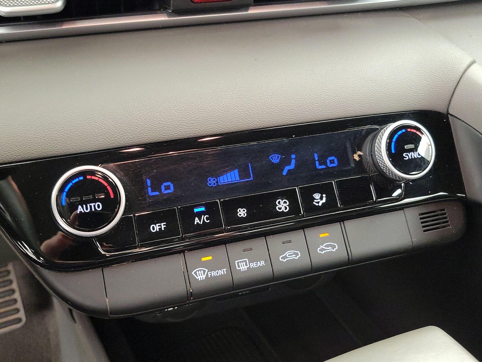 2025 Hyundai Elantra SEL - Photo 17