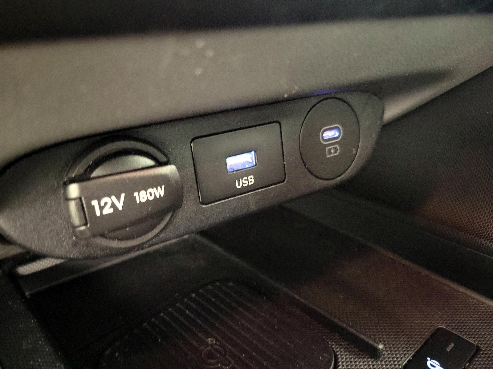 2025 Hyundai Elantra SEL - Photo 19