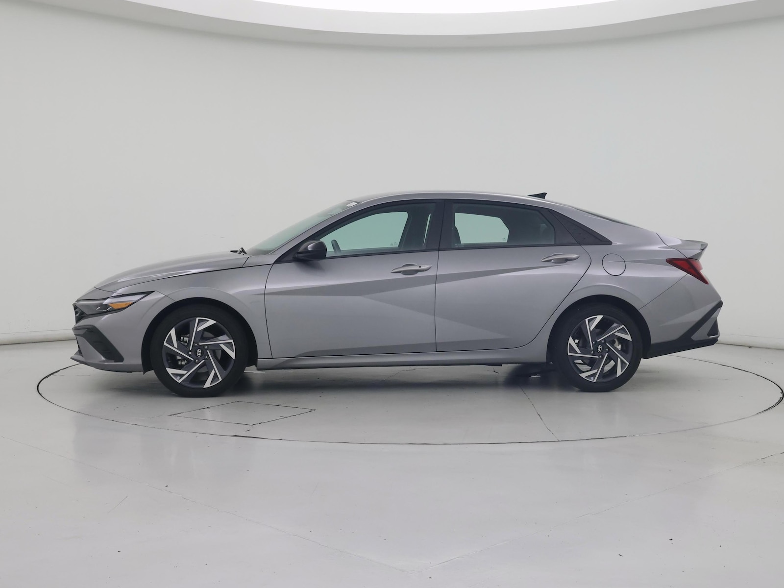 2025 Hyundai Elantra SEL - Photo 4
