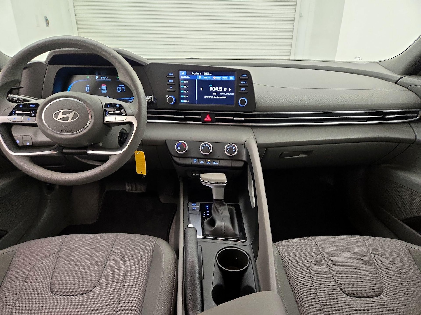 2026 Hyundai Elantra SE - Photo 10