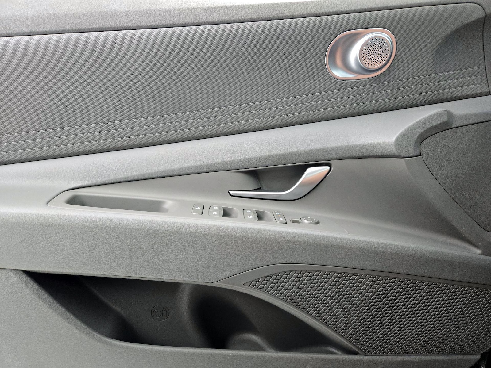 2026 Hyundai Elantra SE - Photo 13