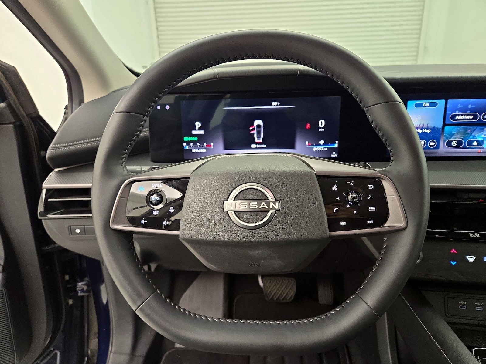 2025 Nissan Murano SV - Photo 11