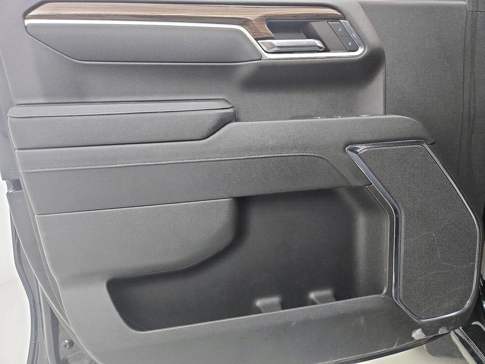 2024 Chevrolet Silverado 1500 LT - Photo 13